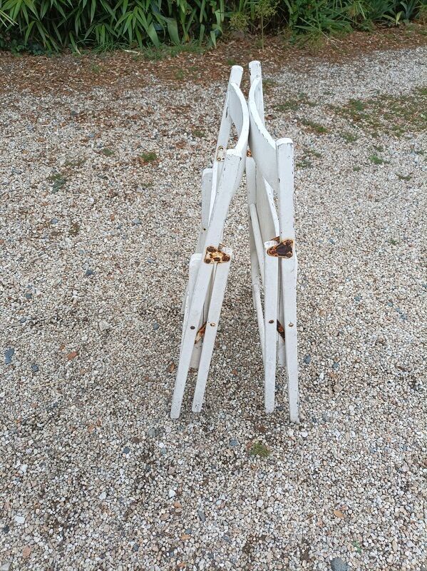 Folding chairs in wood