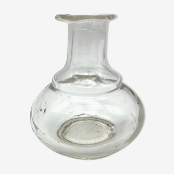 Transparent molded glass vase