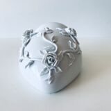 Ex-voto porcelain vase