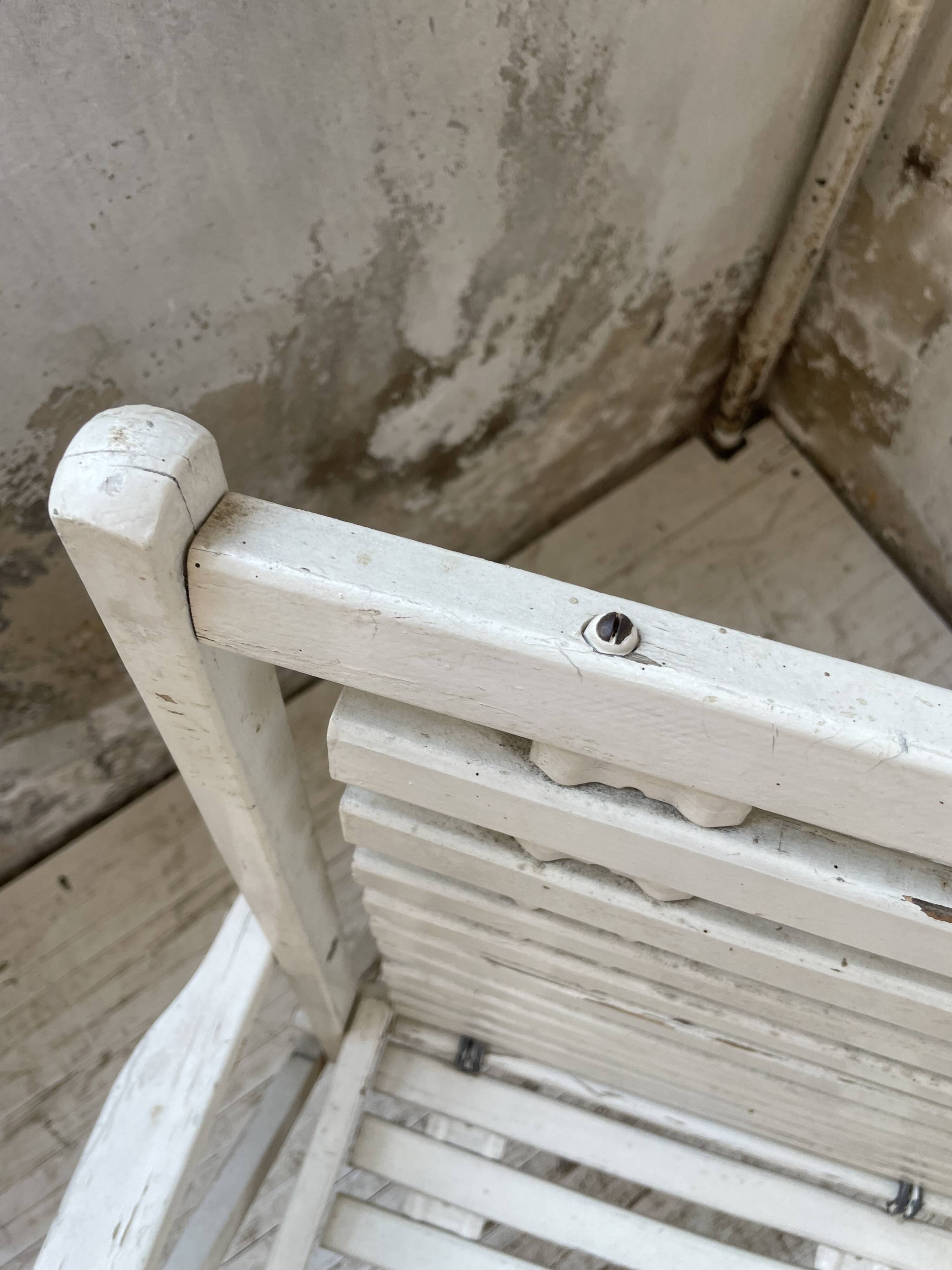 4 white wooden garden chairs