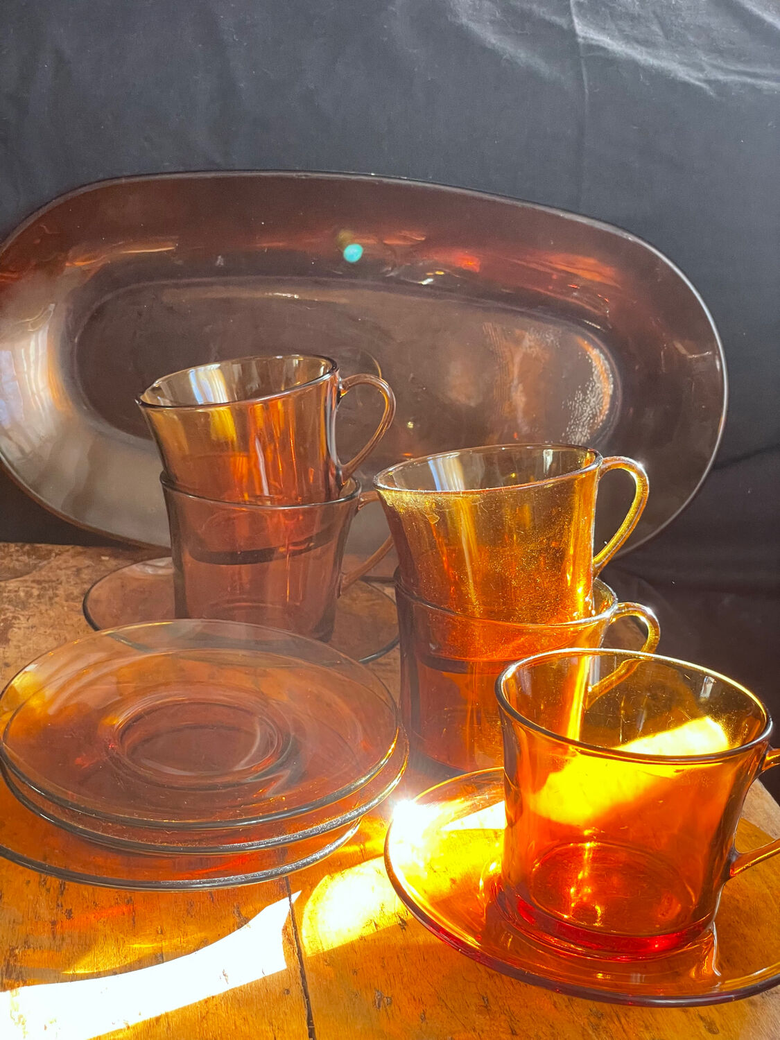 Presentation dish 60s amber