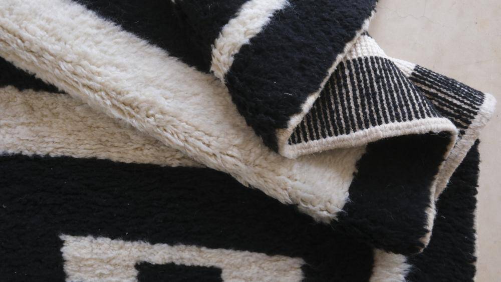 Modern Berber Rug - 298 x 207 cm