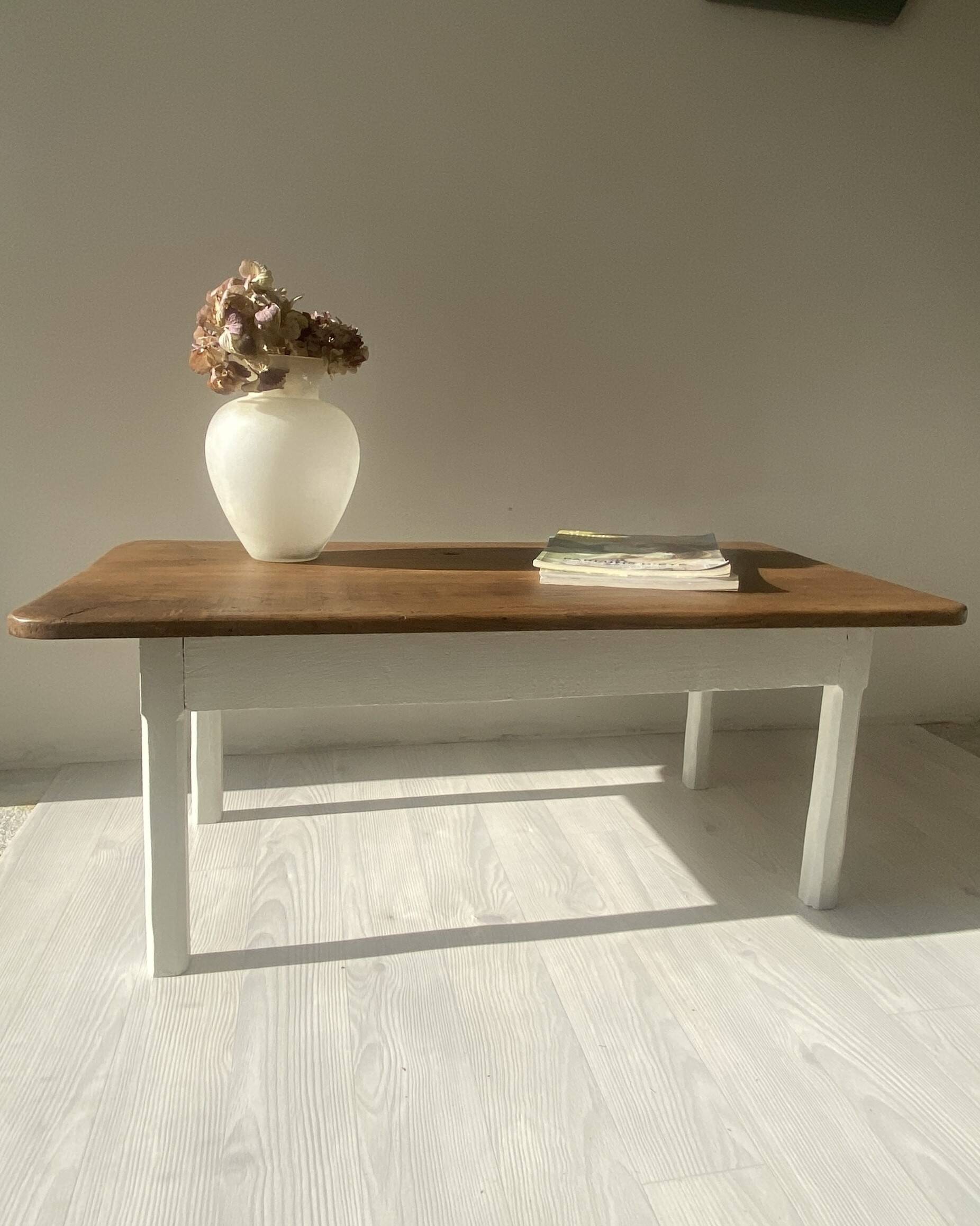 Restored antique coffee table – Natural oak and cream legs