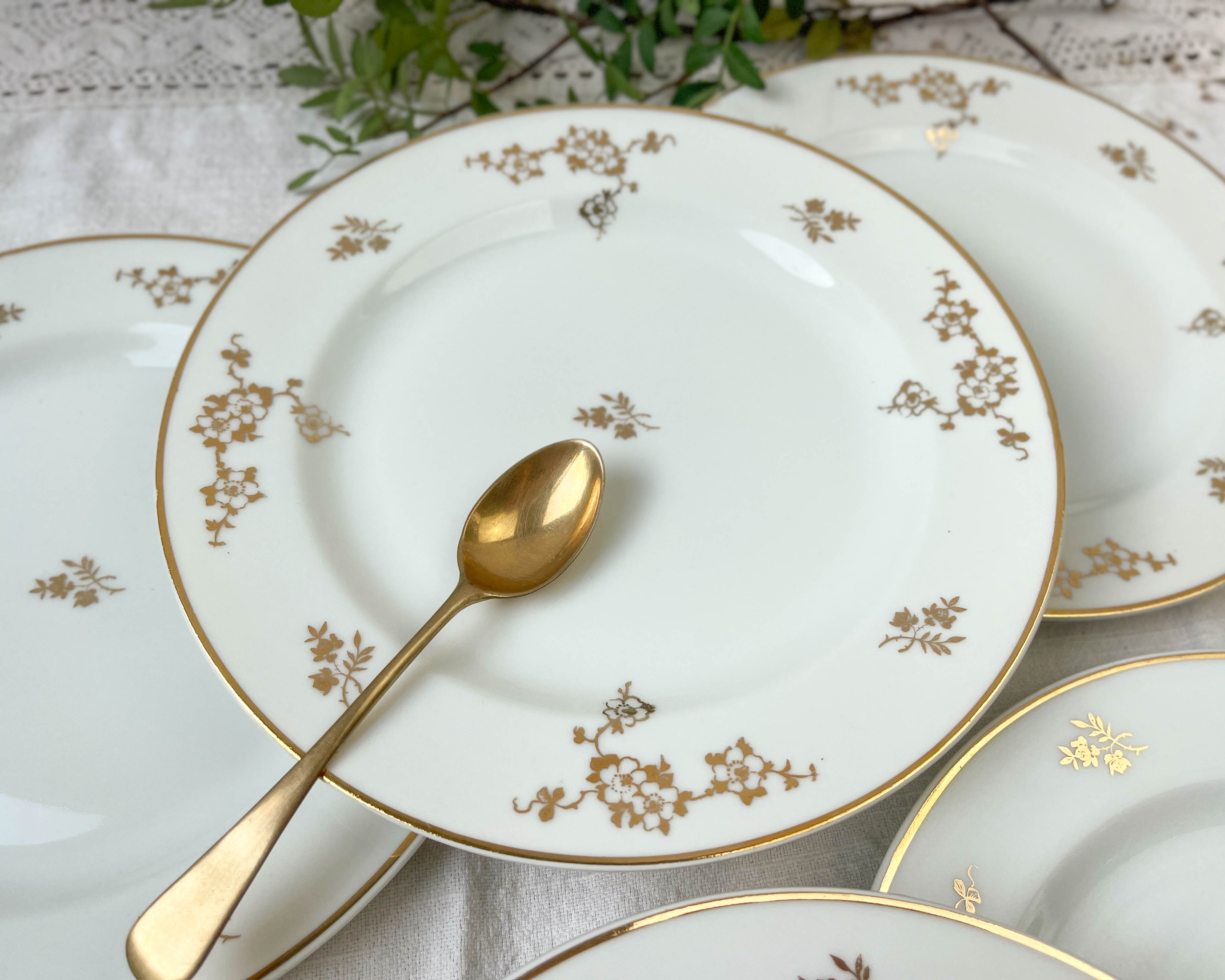 6 assiettes porcelaine Limoges blanche dorée