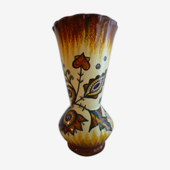 Quimper ceramic vase signed "Fouillen"