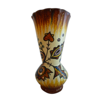 Quimper ceramic vase signed "Fouillen"