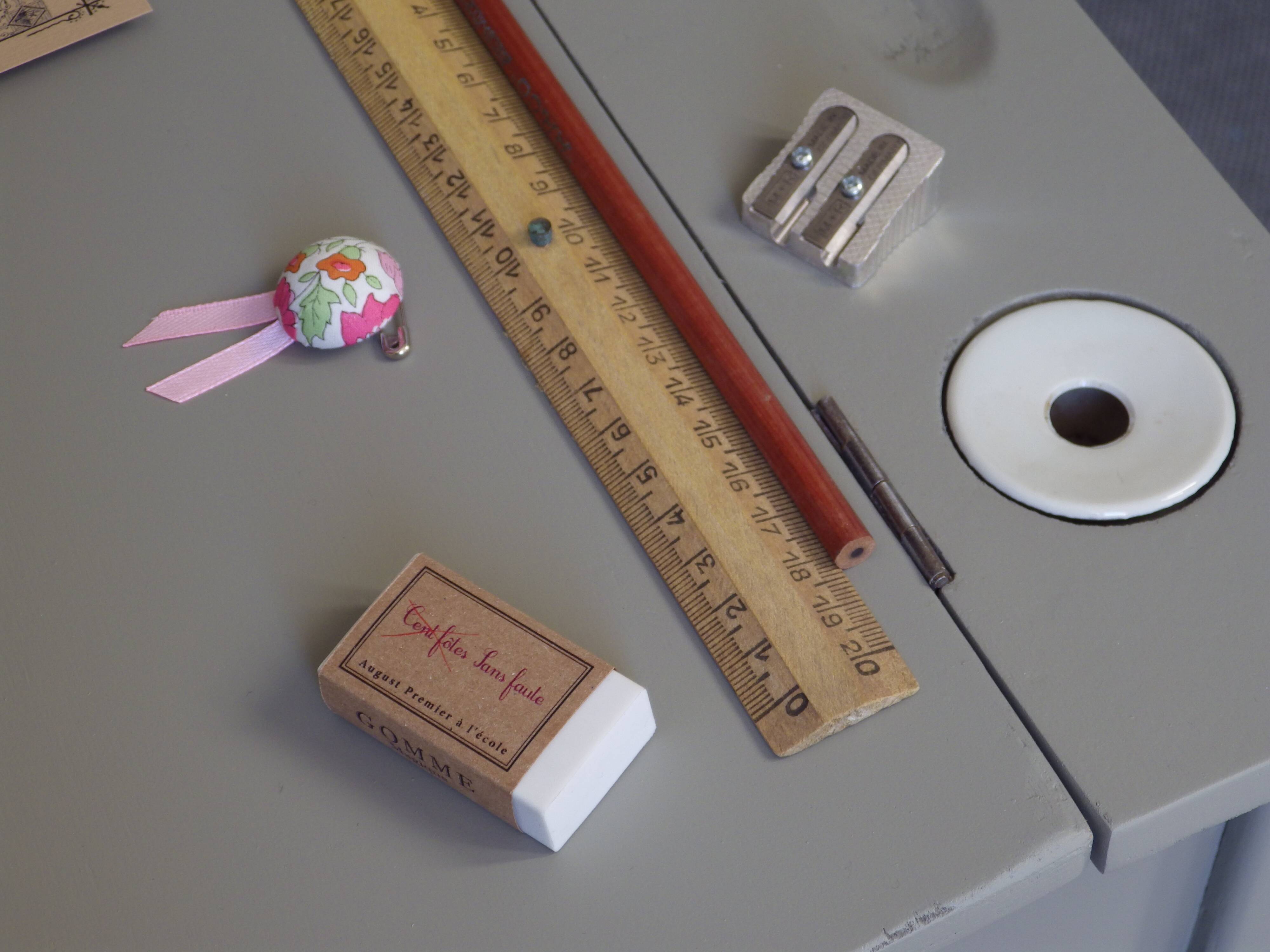 Baumann desk & chair 1950 color Lichen