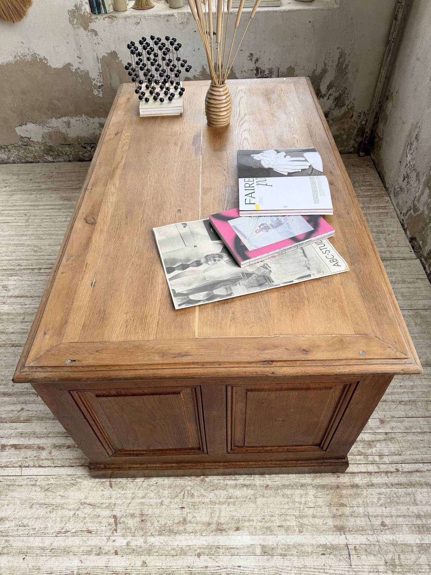 Counter or desk in oak from the 1950s.