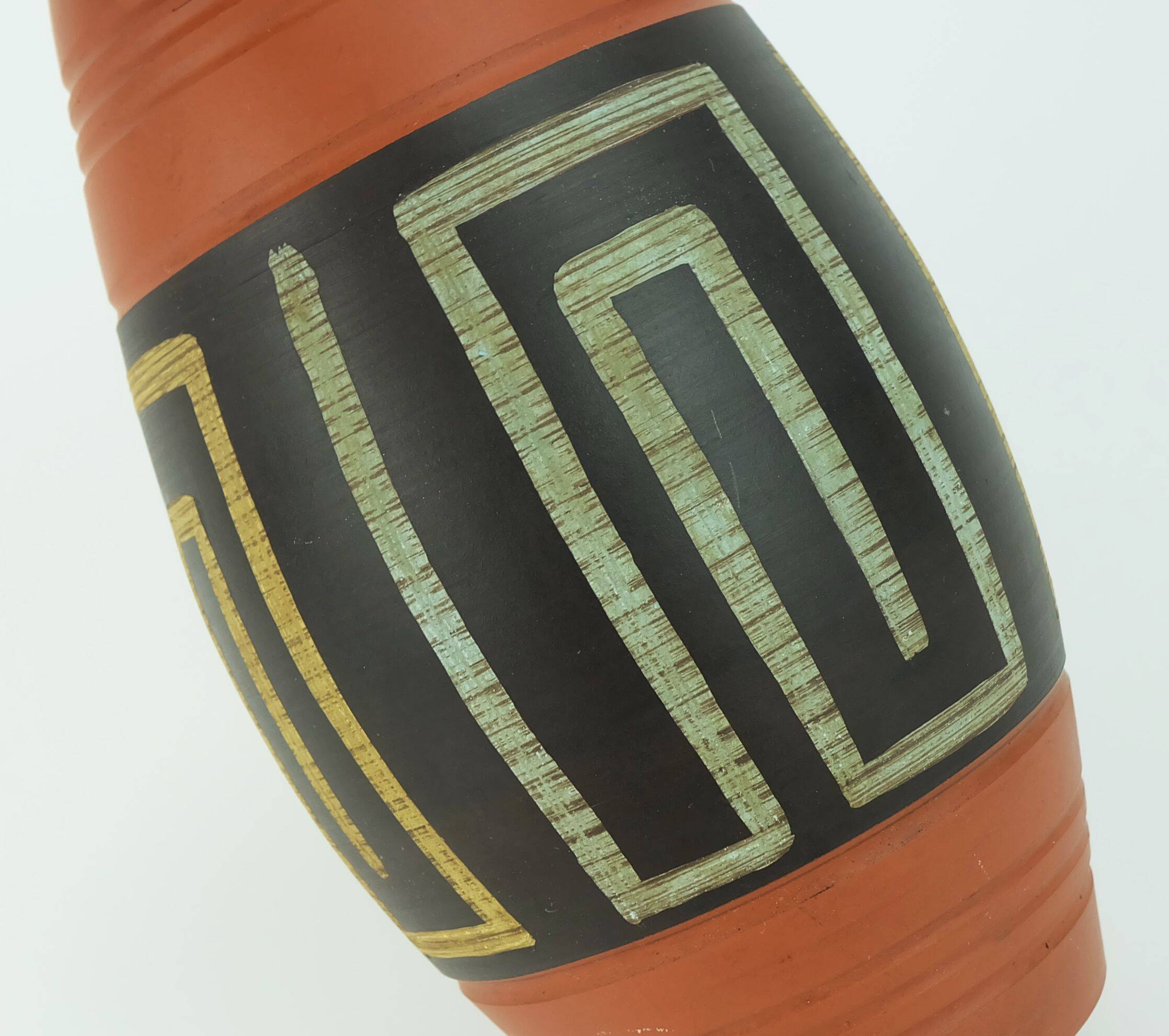 mid century VASE duemler & breiden model 50/20 sgraffito and abstract decor