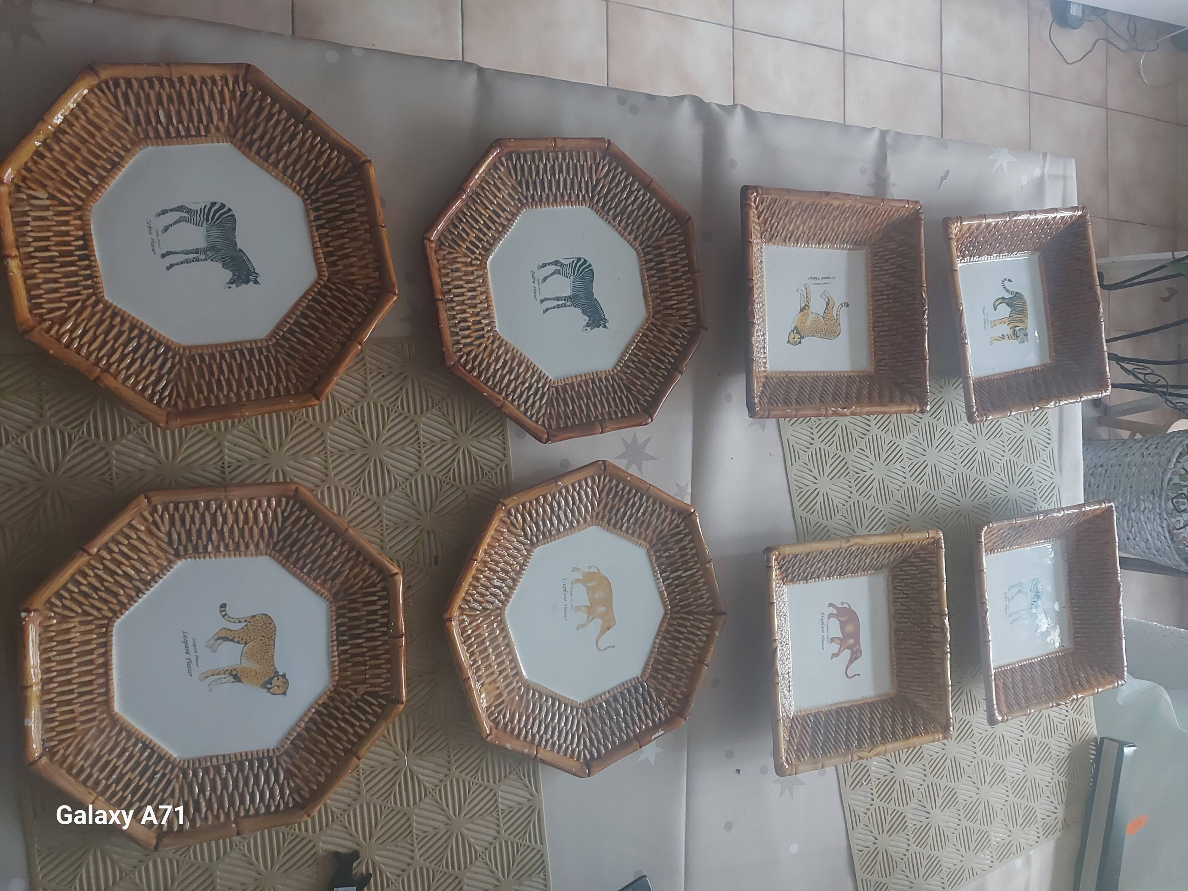 Lot de 8 assiettes de la savane