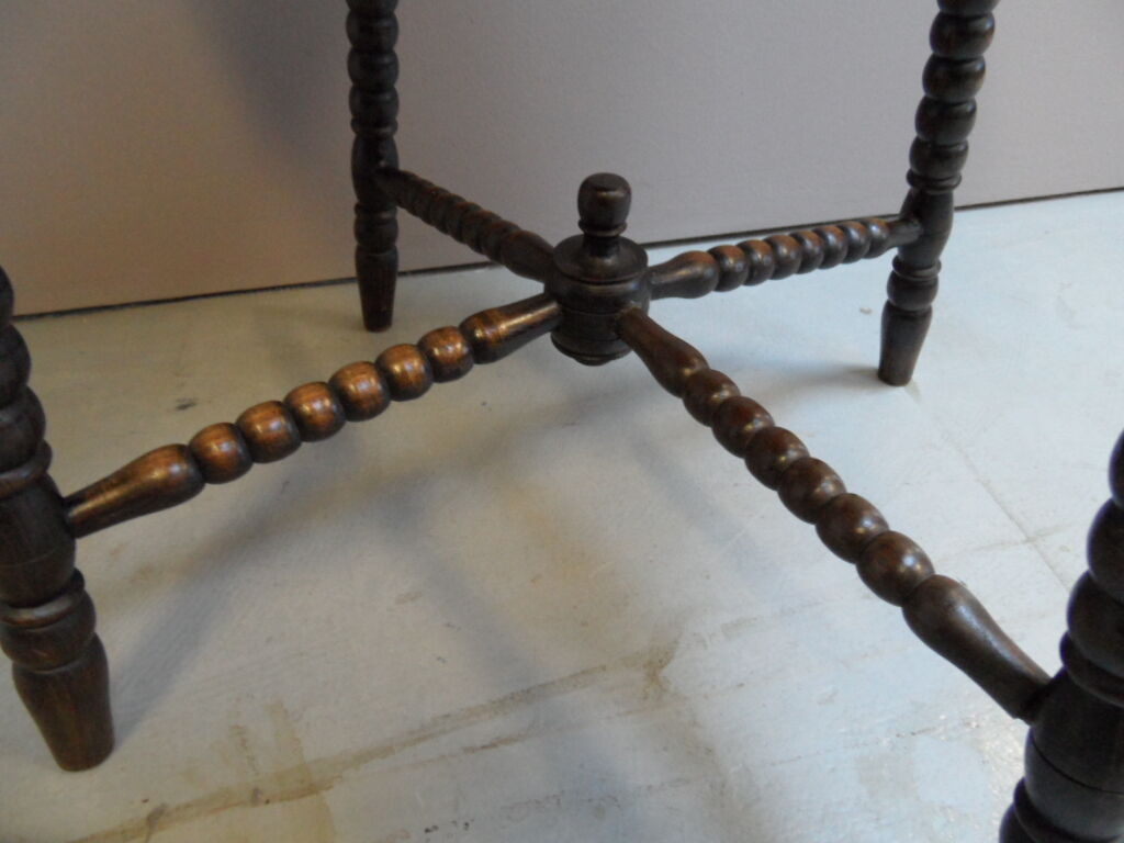 Vintage oak Bobin sidetable