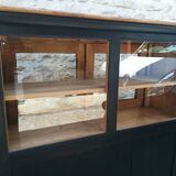 Meuble de métier a tiroirs et portes coulissante