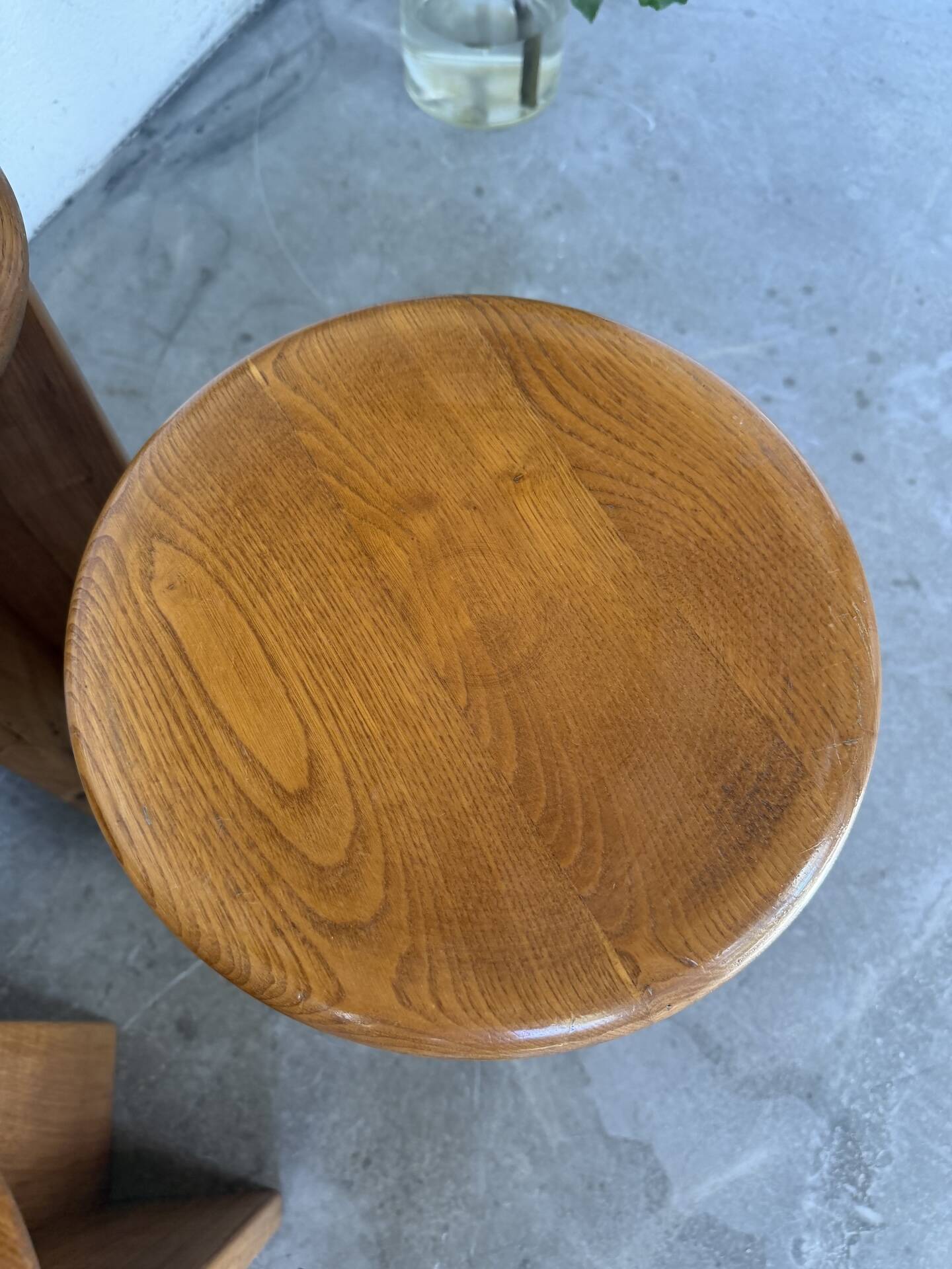 Set of 4 oak stools from the 1950s, constructivist style.