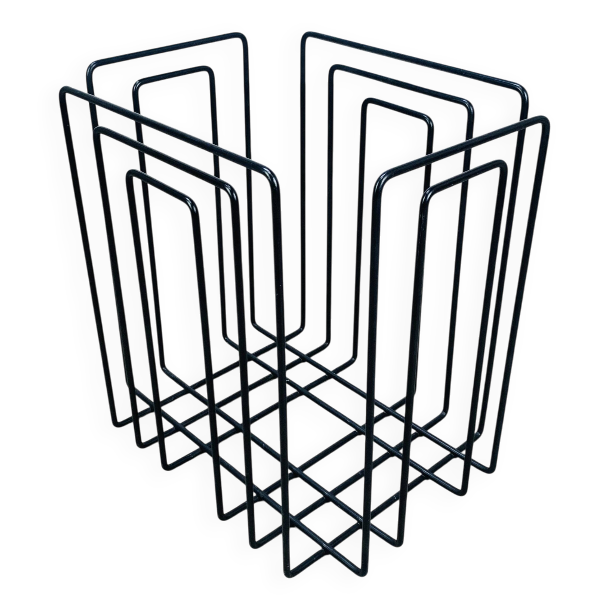 Black metal magazine rack by Willy Glaeser for TMP, 1980s.