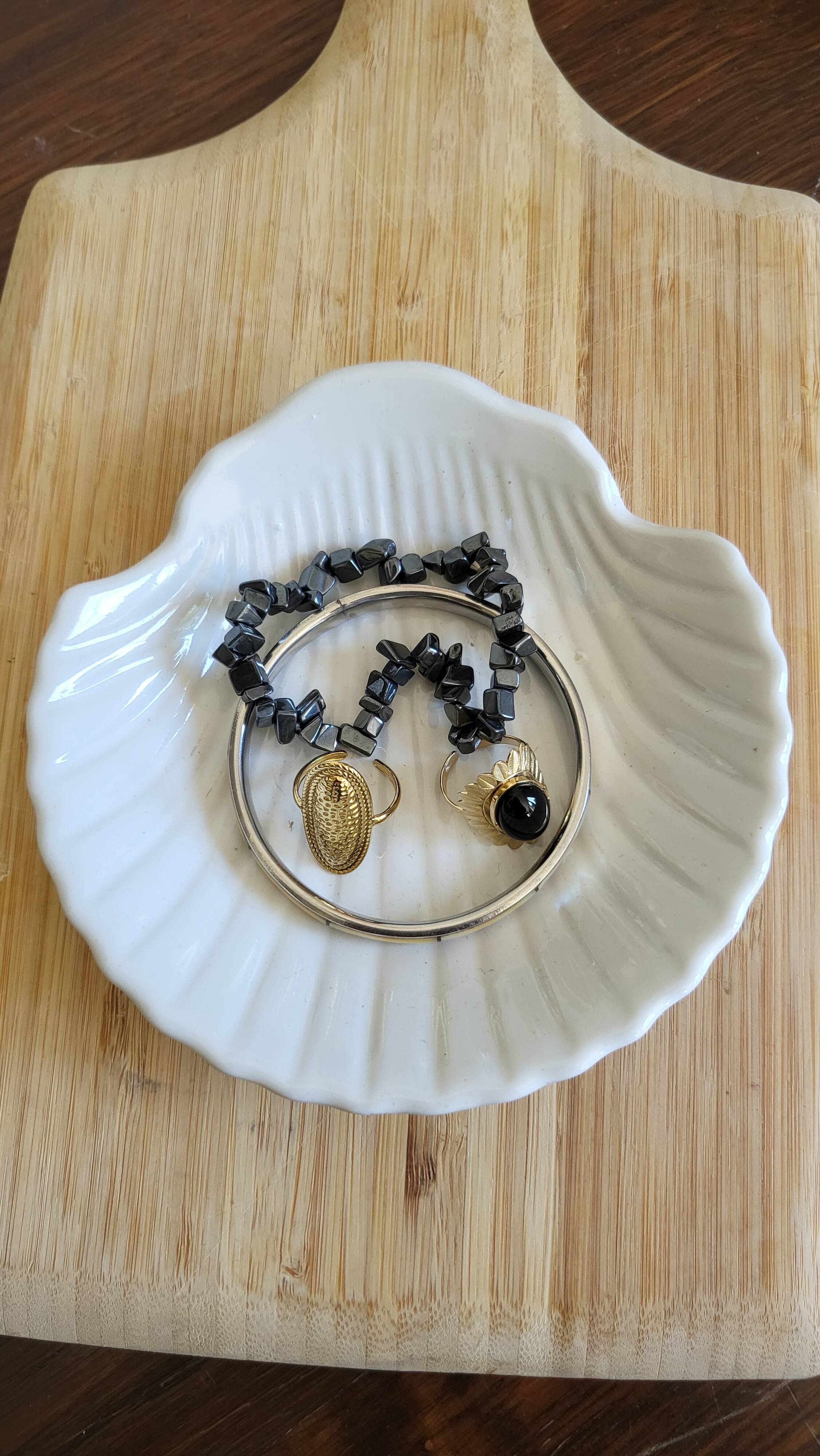 Vintage set of 4 shell-shaped bowls