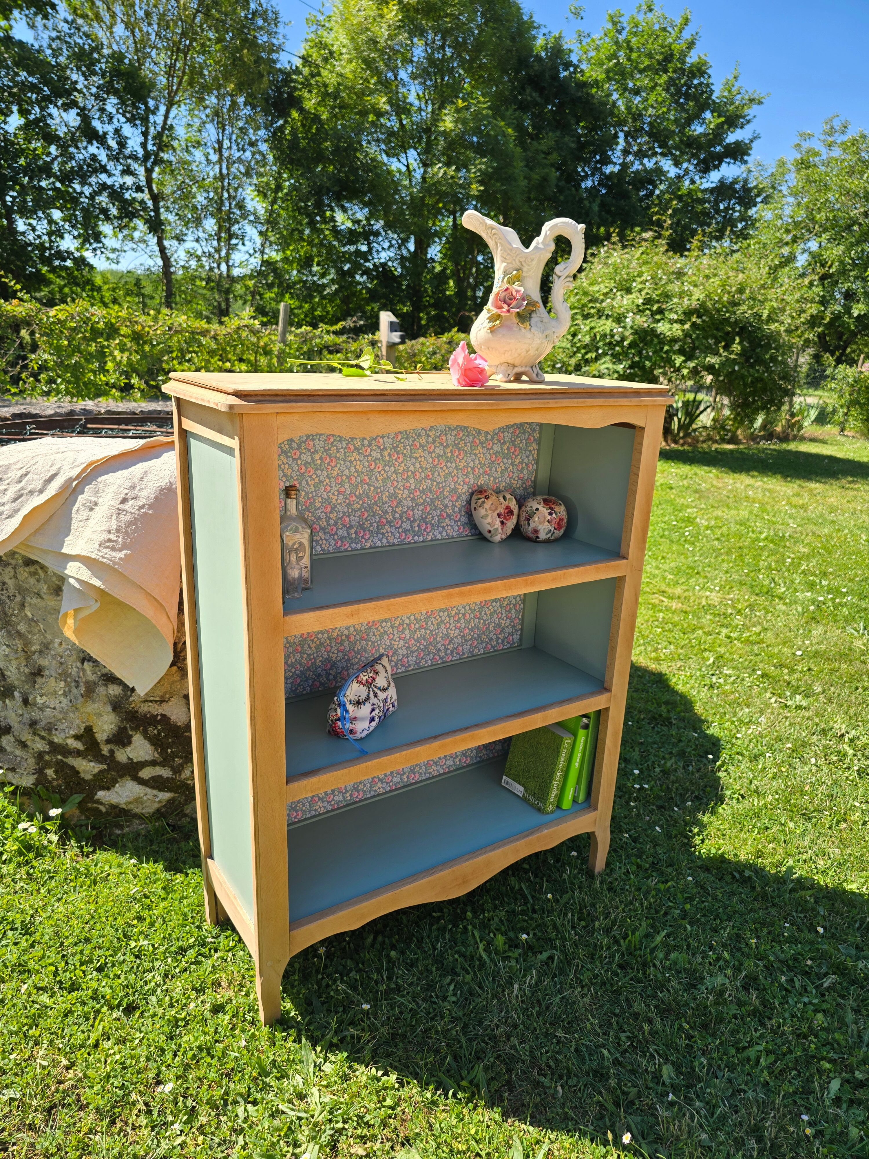 Bibus accent furniture bookshelf in sage green and wood