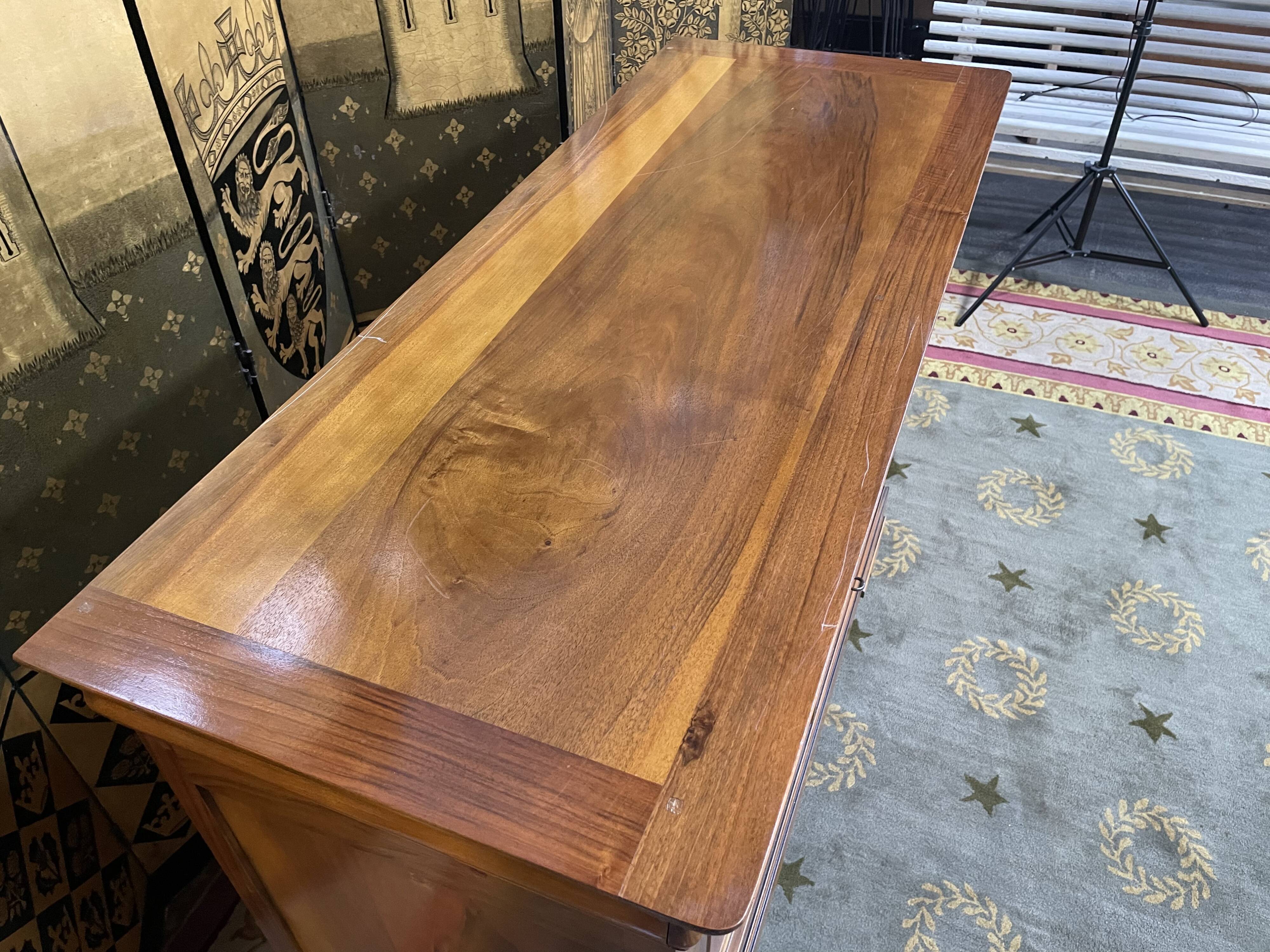 Buffet low Style Louis Philippe in walnut