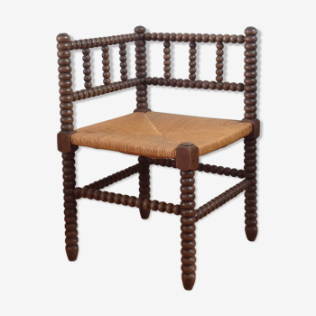 Mulched wood corner chair