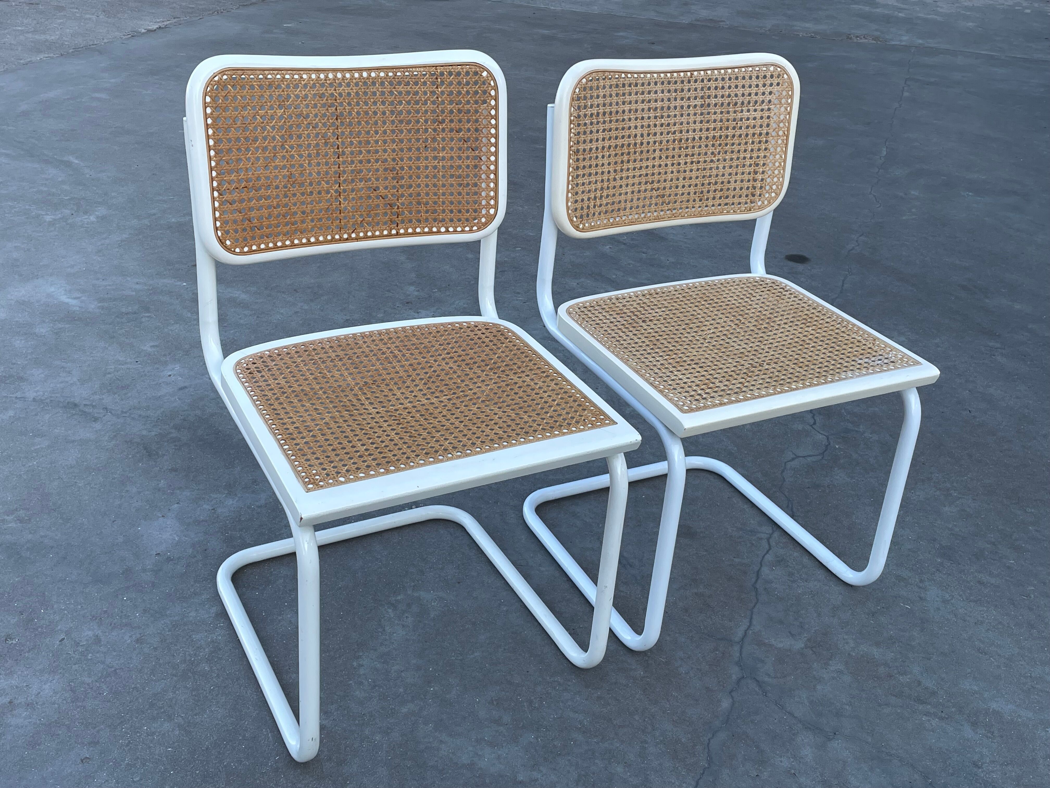 Set of 4 Cesca b32 model chairs in white