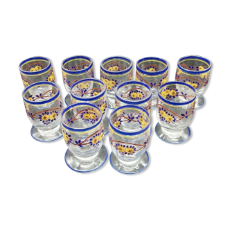 Lot of 11 enamelled and flower-patterned liquor glasses