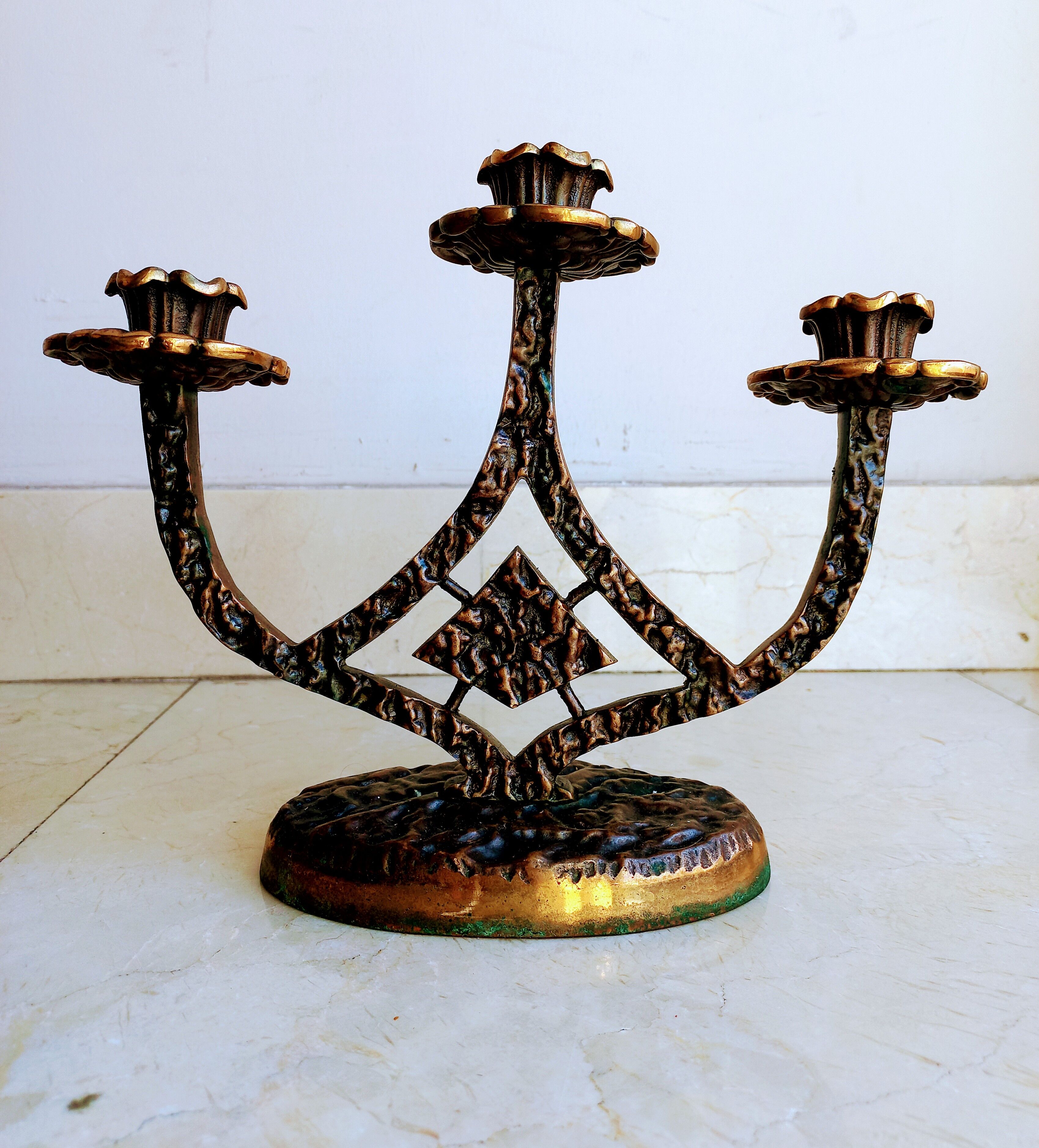 Bougeoir brutaliste en bronze