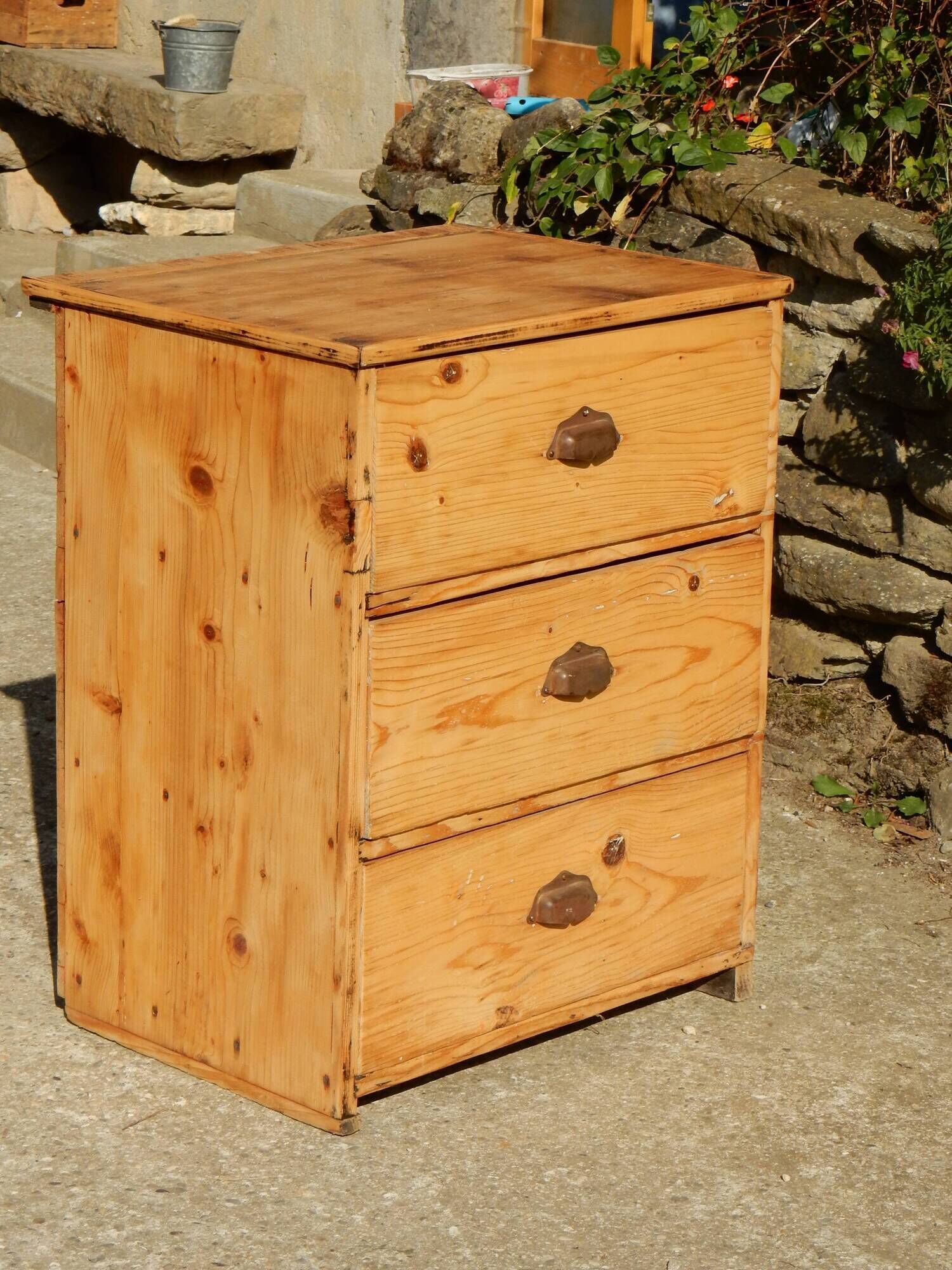 Old small sideboard / Hairdresser's furniture in fir