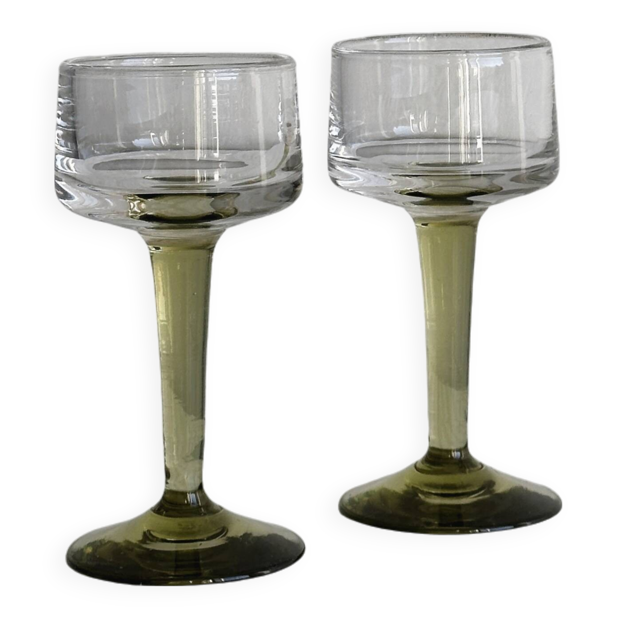 2 liqueur glasses