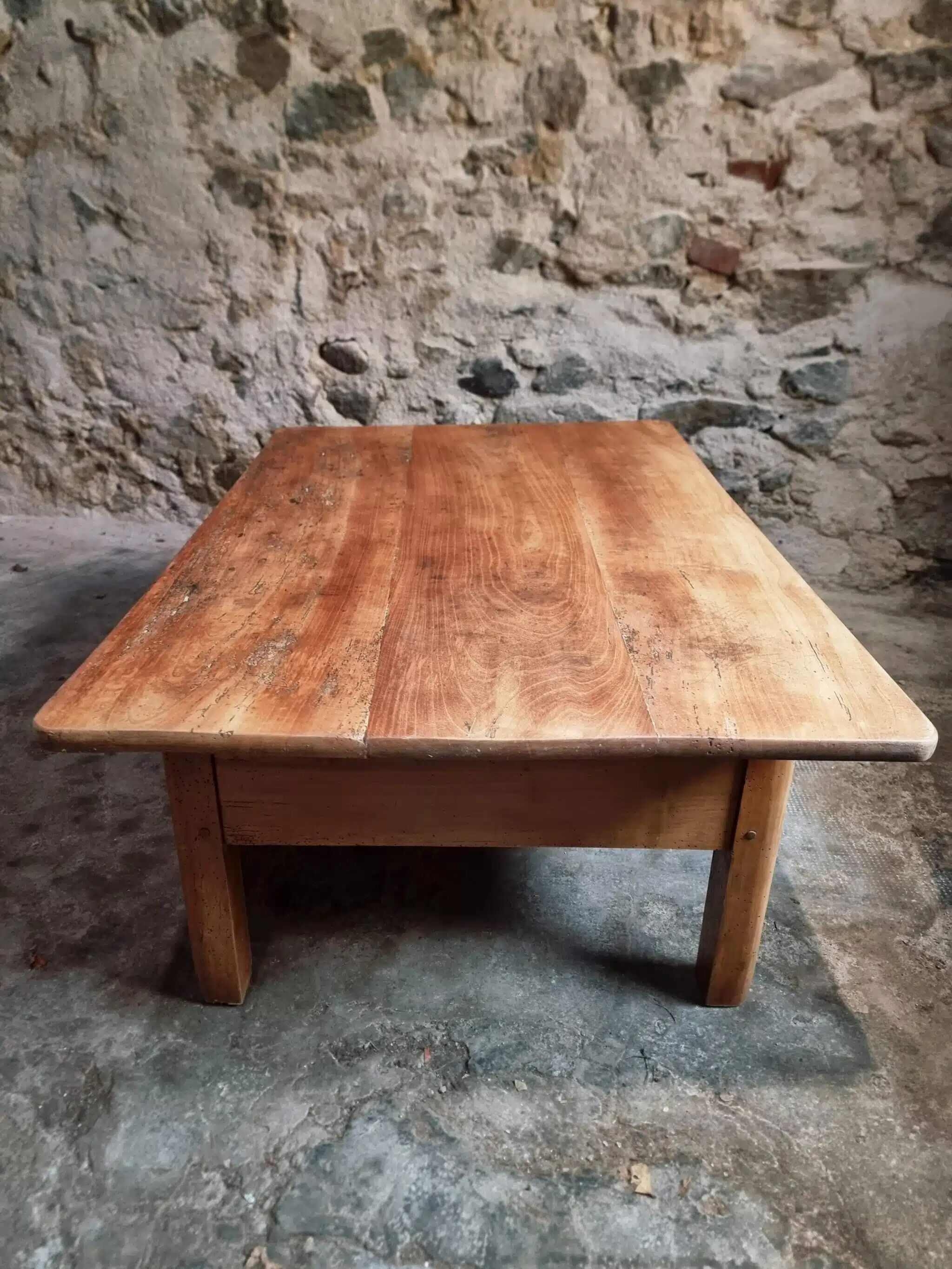 18th-century cherry wood coffee table with two drawers.