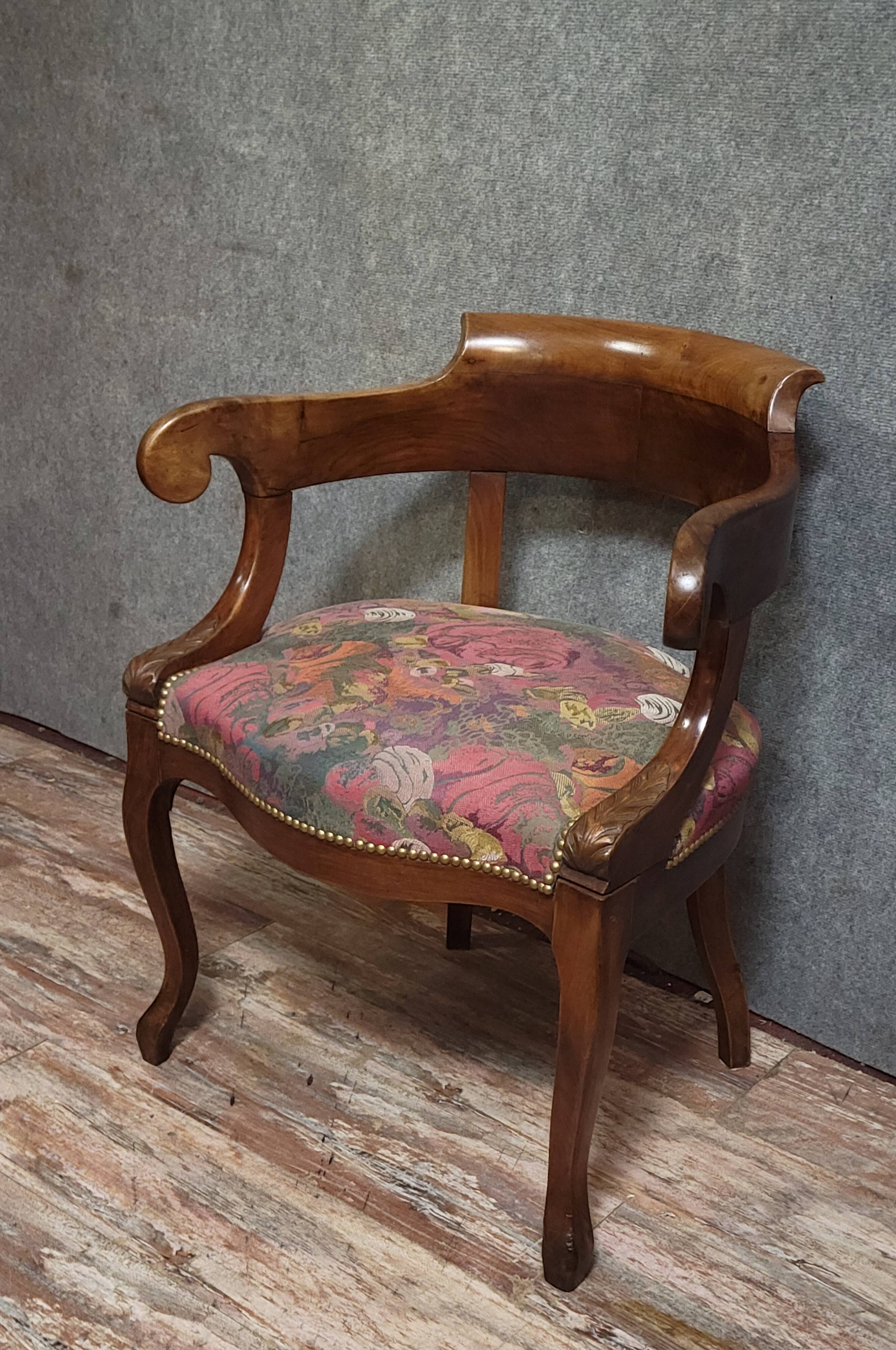 Gondola office chair from the Restoration period, dating from the early 19th century.