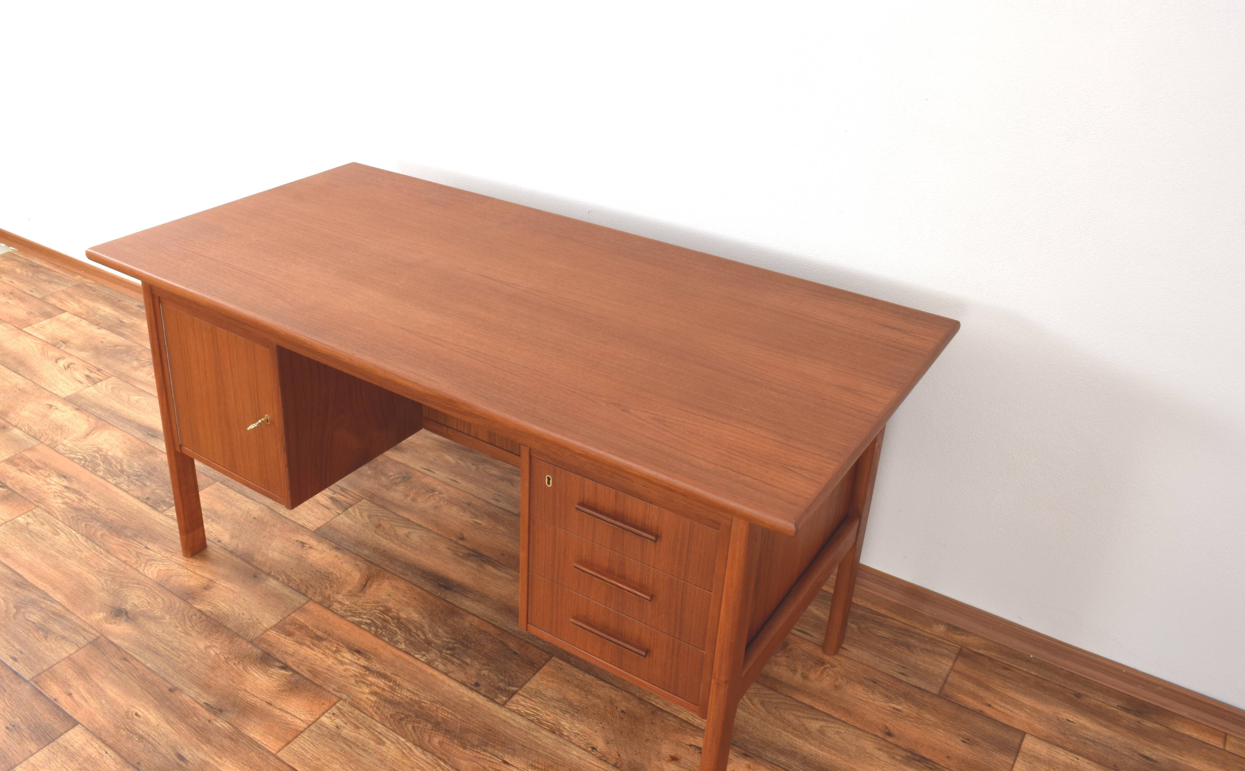 Mid-Century Danish Freestanding Teak Desk, 1960s