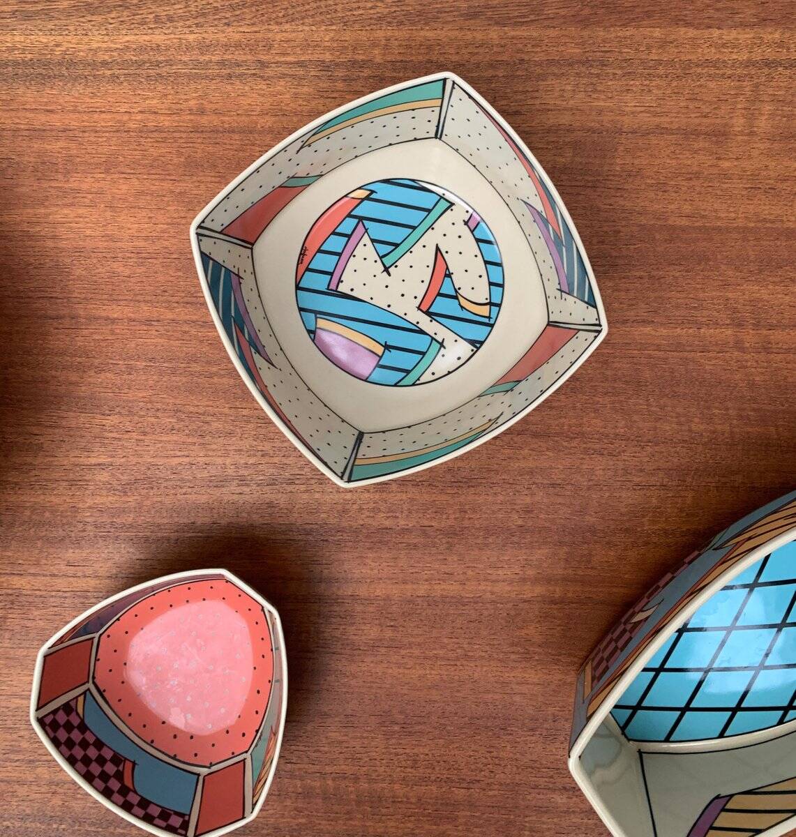 Set of 5 Bowls from the Flash One Postmodern Series by Dorothy Hafner for Rosenthal, 1980s.