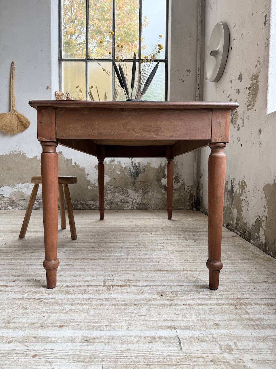 Turned leg cherry table 160cm