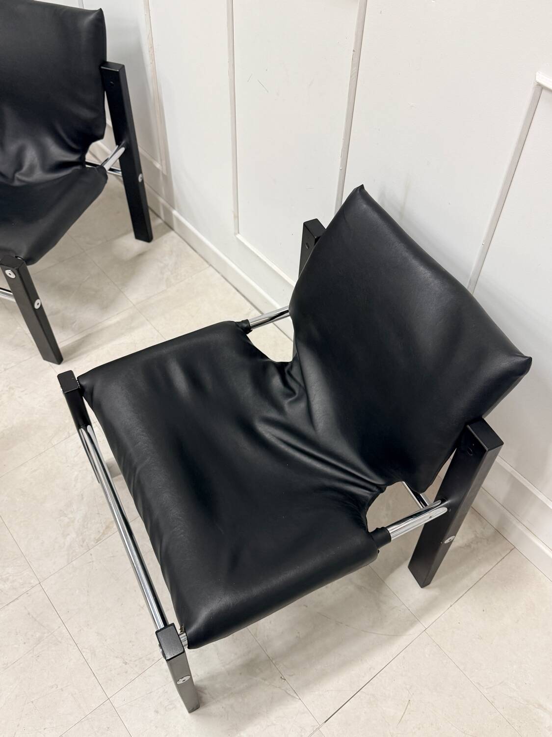 Paire de fauteuils + table ARKANA Maurice Burke