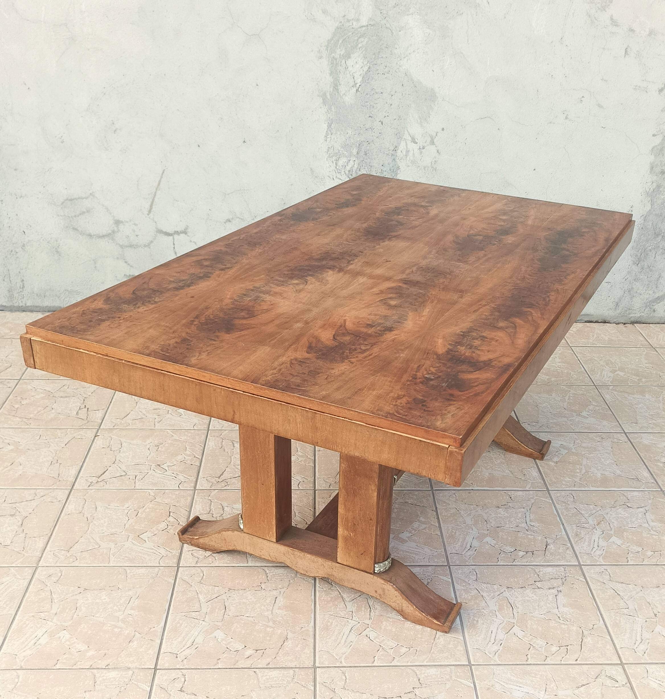Art Deco table in burr walnut