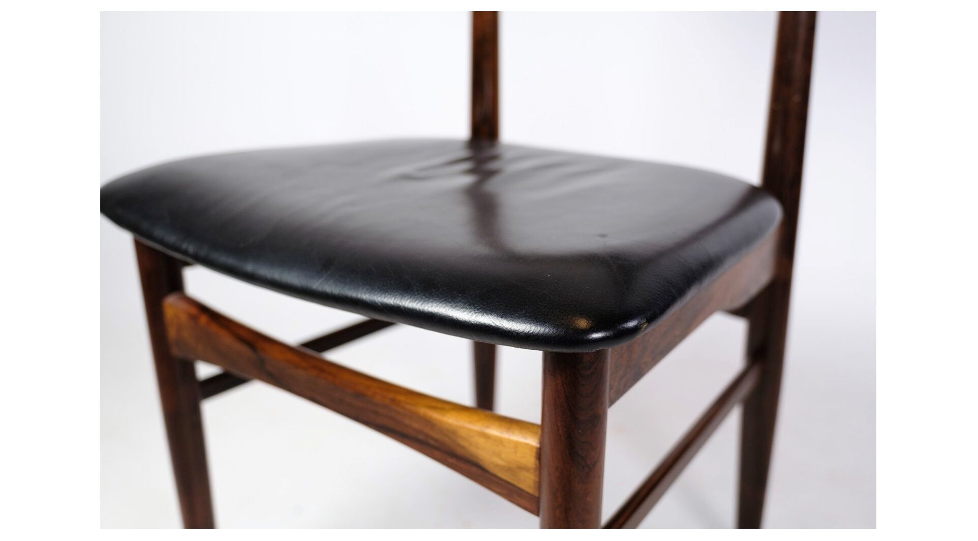 Set of Six Dining Table Chairs of Danish Design in Rosewood with Black Leather