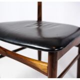 Ensemble de six chaises de table à manger de design danois en palissandre avec cuir noir