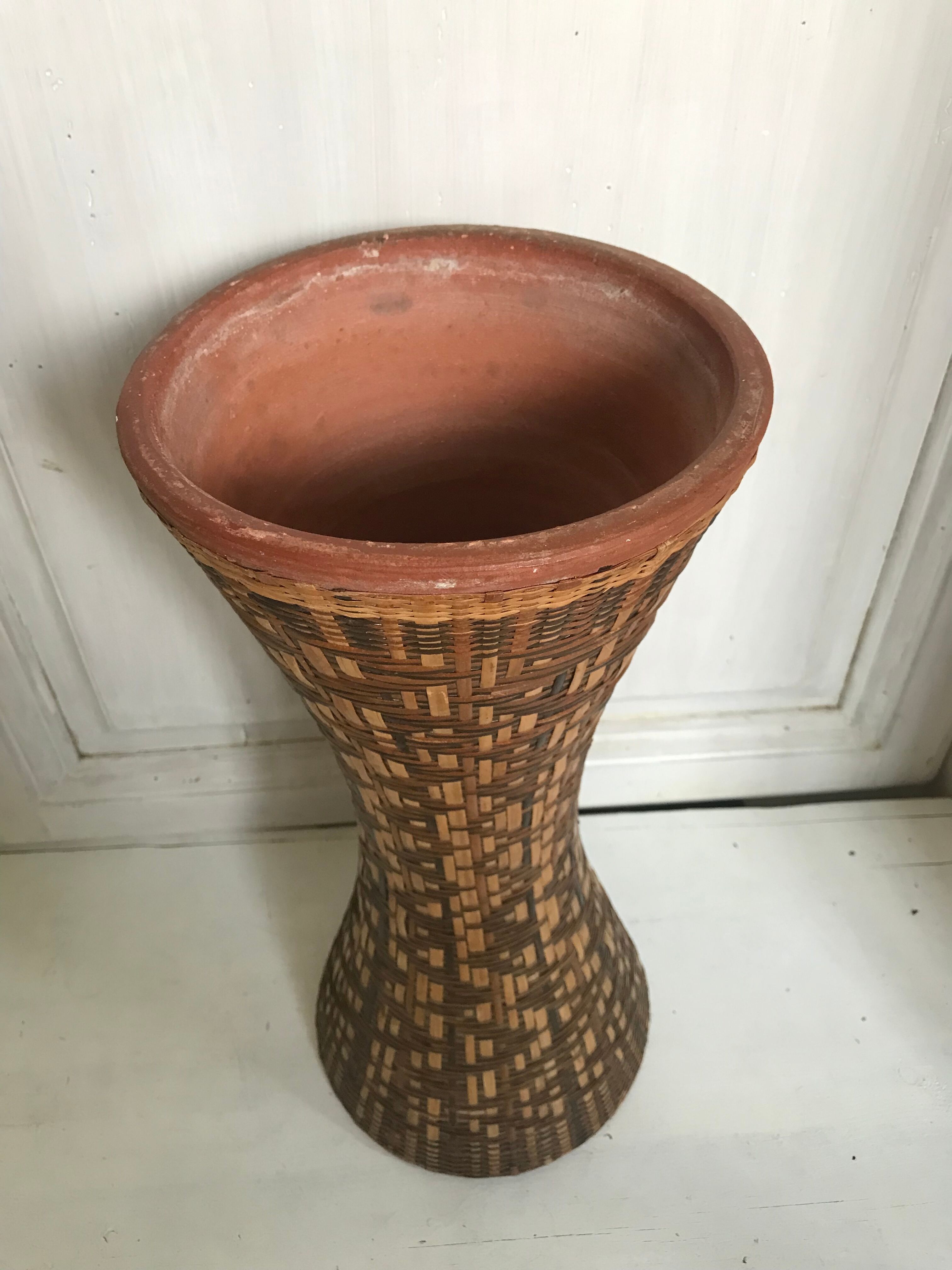 Diabolo vase in braided rattan 40cm