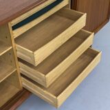 Buffet danois en teck par Henning Kjaernulf pour Bruno Hansen, années 1960