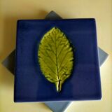 A set of two undersides of flat