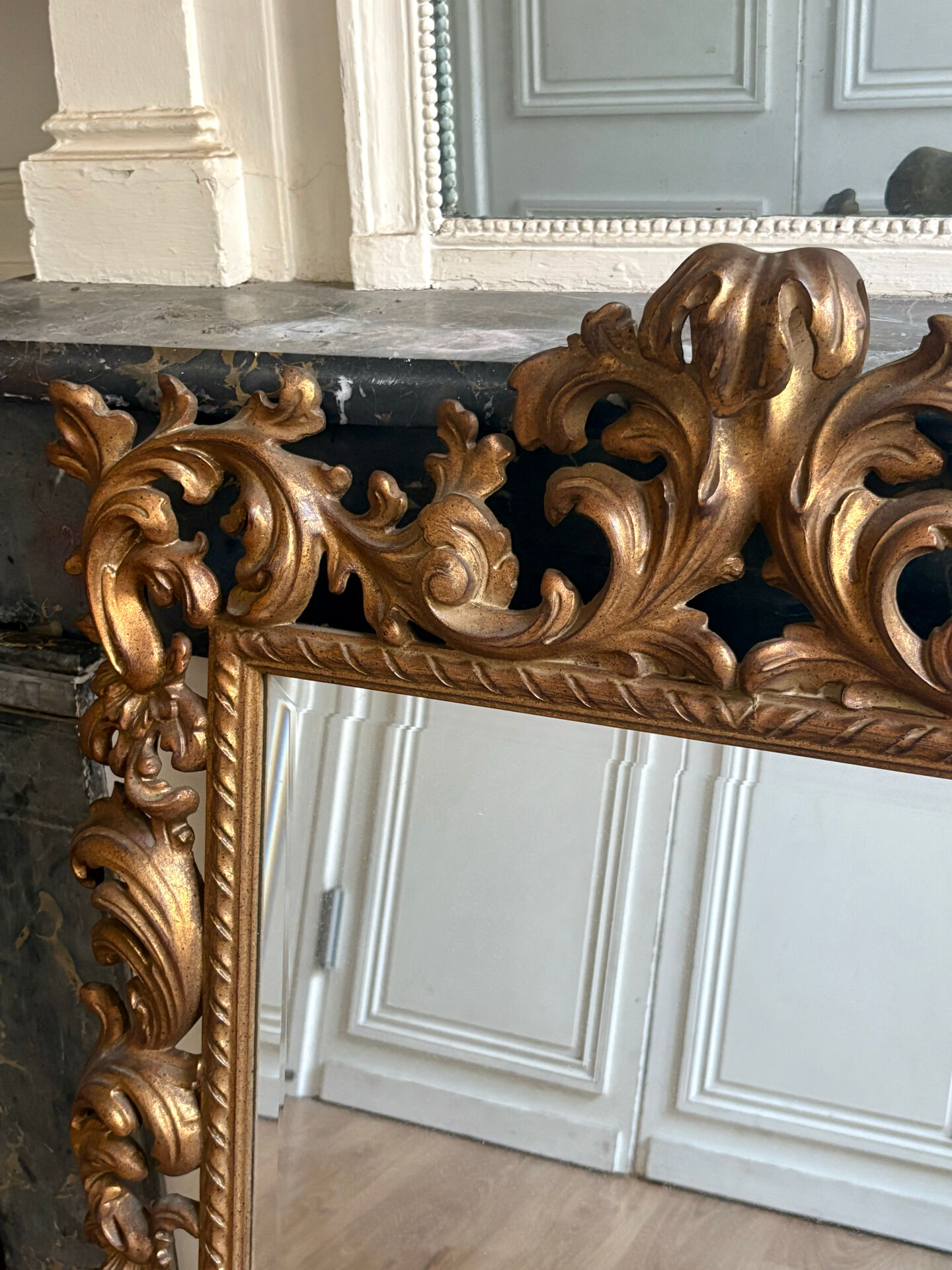 Deknudt Mirror