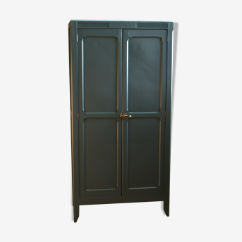 Armoire parisienne garde-manger