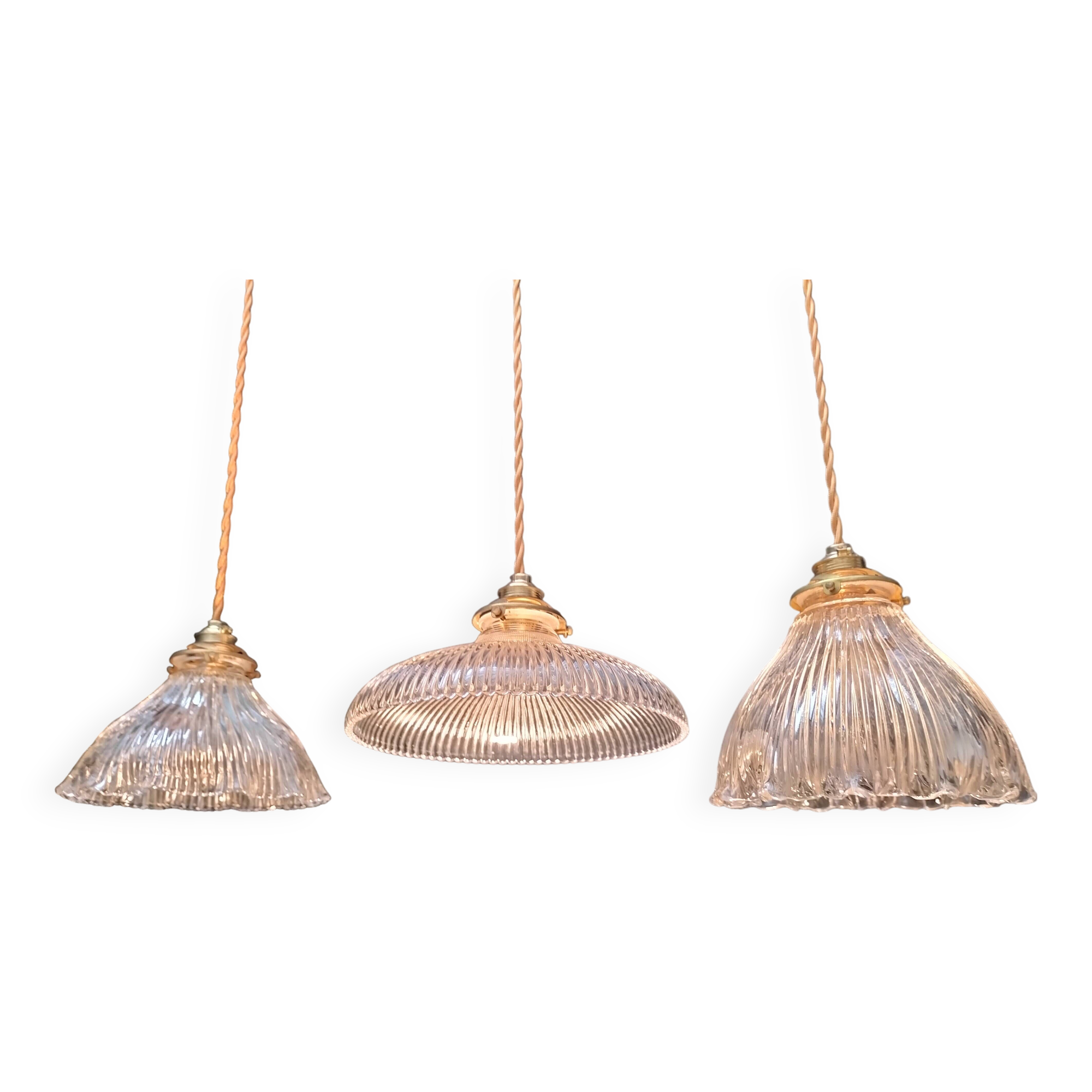 3 holophane suspensions