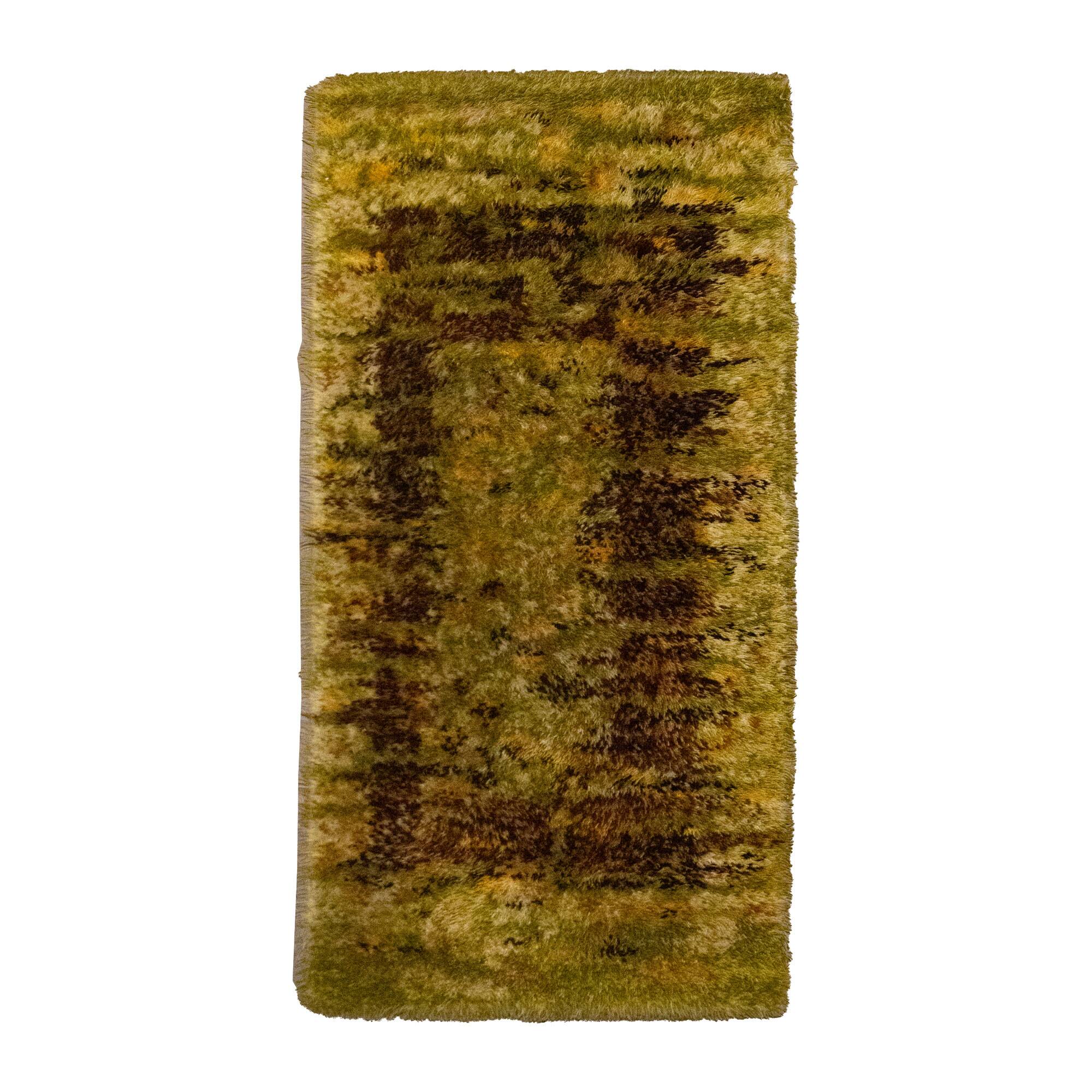 Green Space Age Carpet Gala