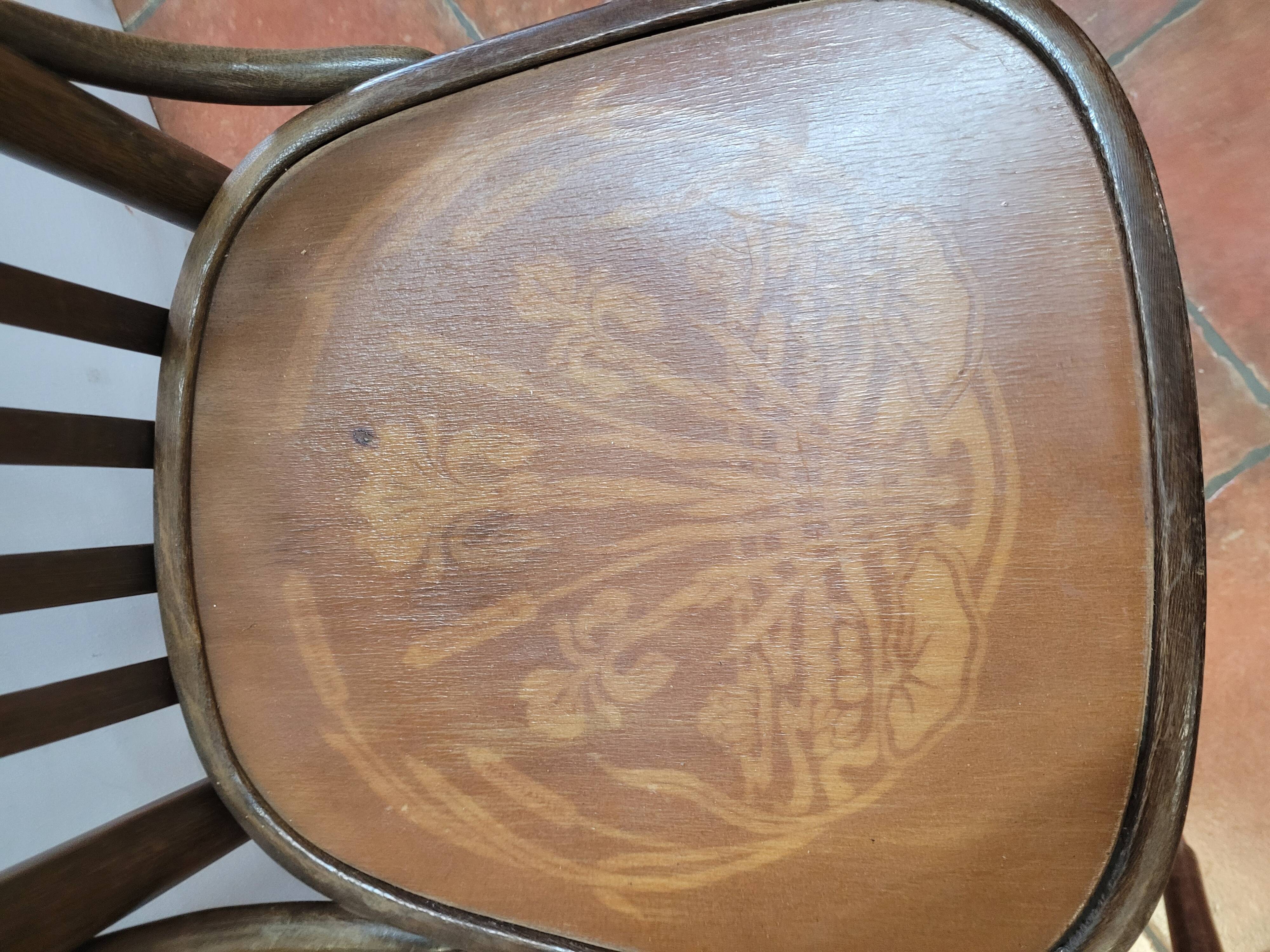 Paire de chaises de bistrot anciennes déco sur le dessus 8