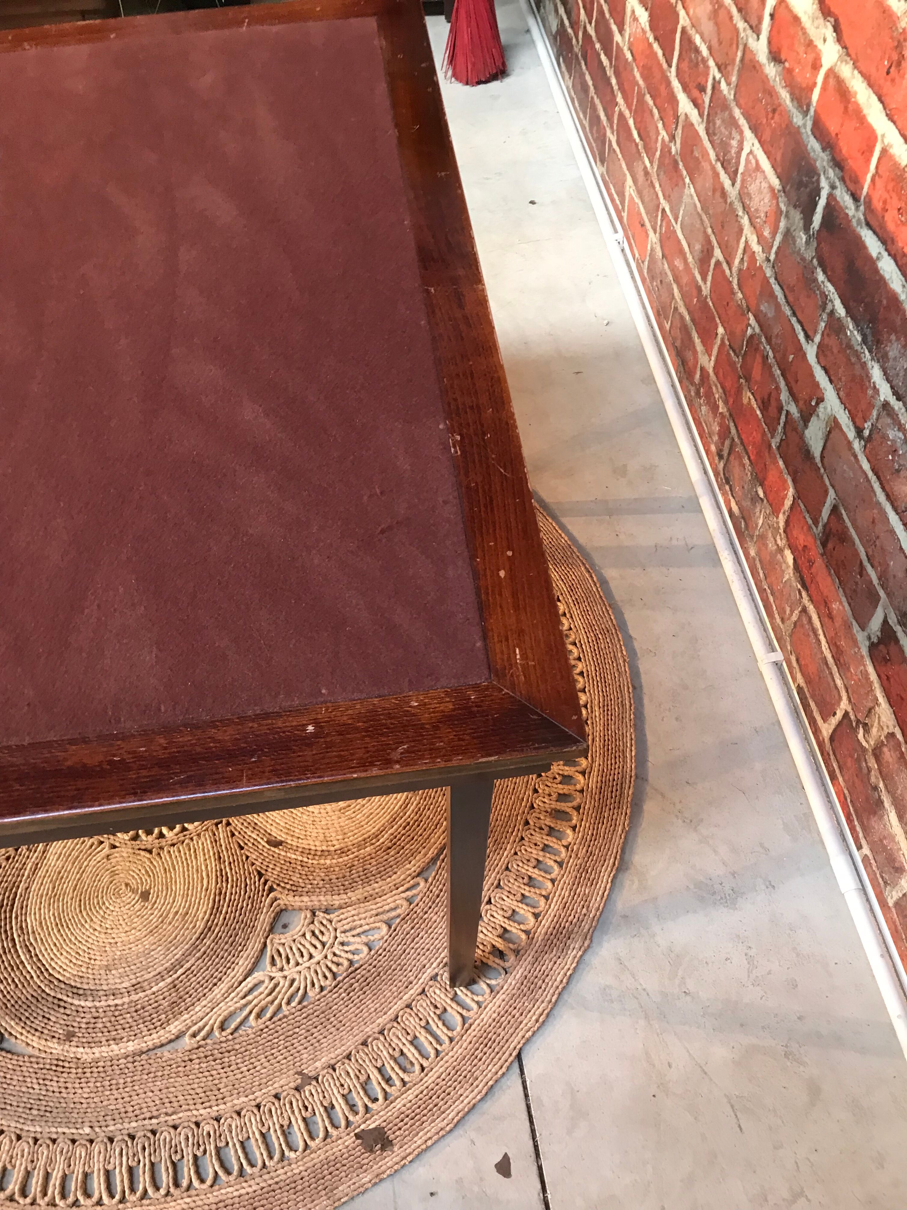 Table de jeu pliante avec tapis marron