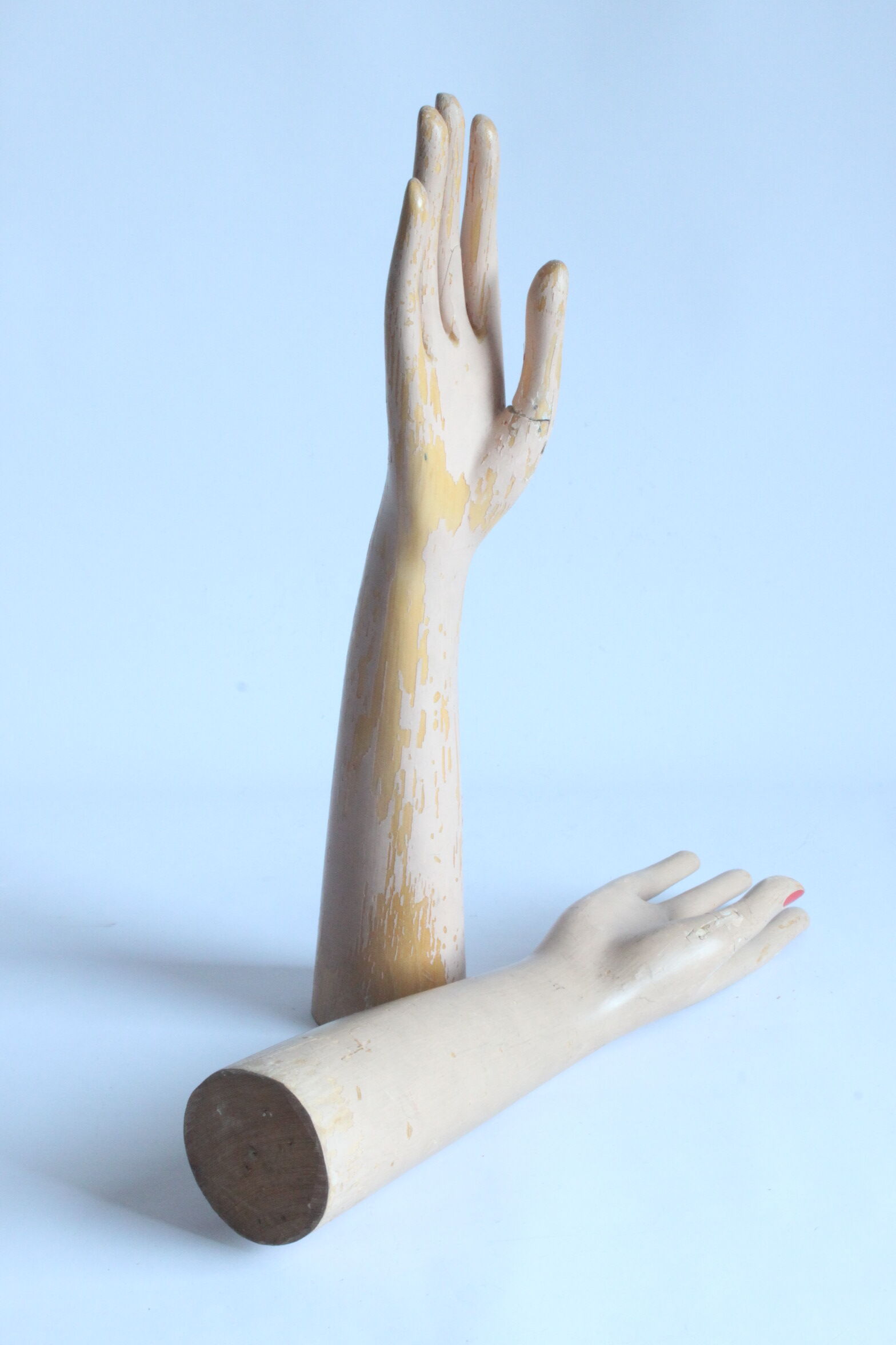 Gants en bois présentoirs de mannequins, années 1930, ensemble de 2.