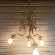 Antique 19th-century chandelier with 4 lights in gilded bronze, Napoleon III style - in working condition.