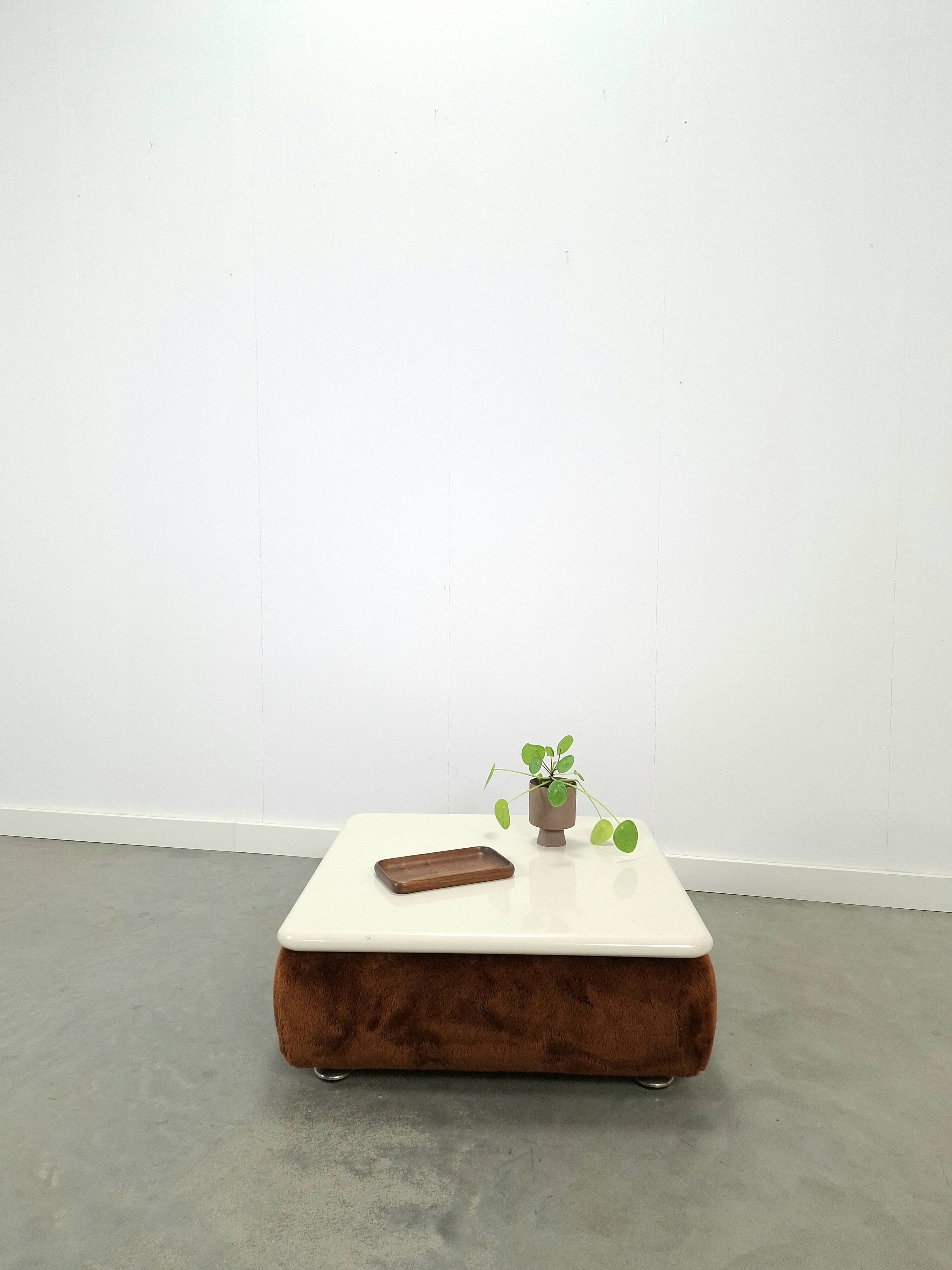 Table basse Fluffy Space Age