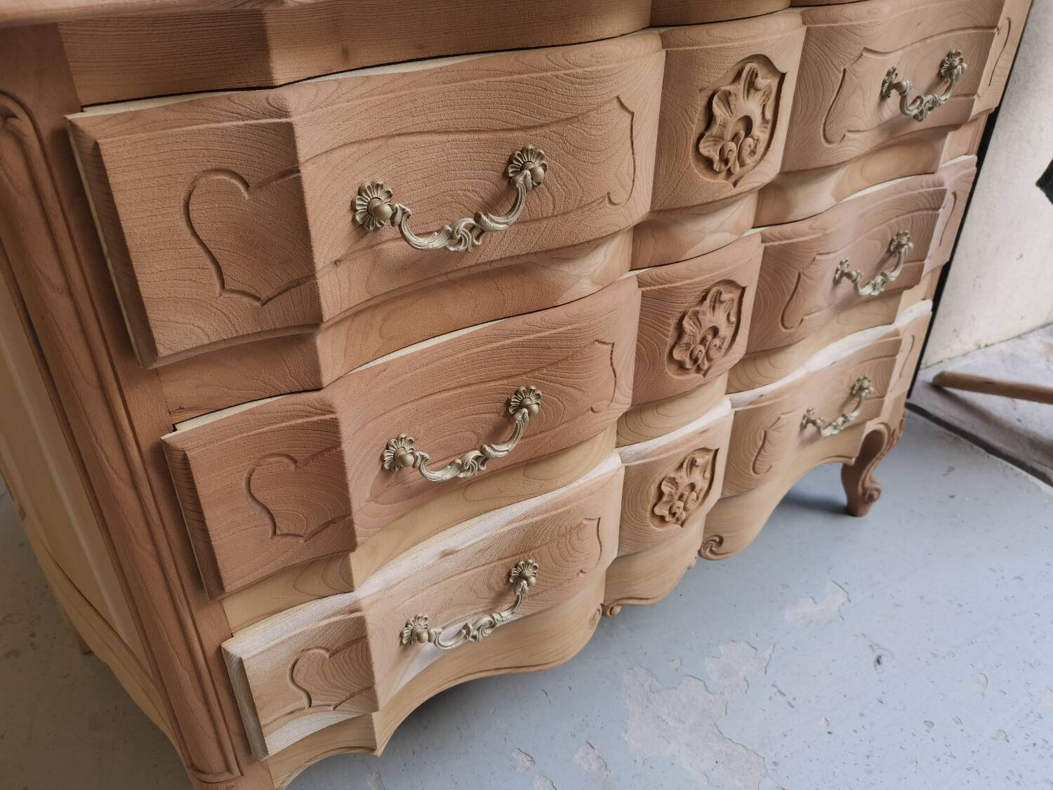 Louis XV chest of drawers in raw wood with 3 drawers
