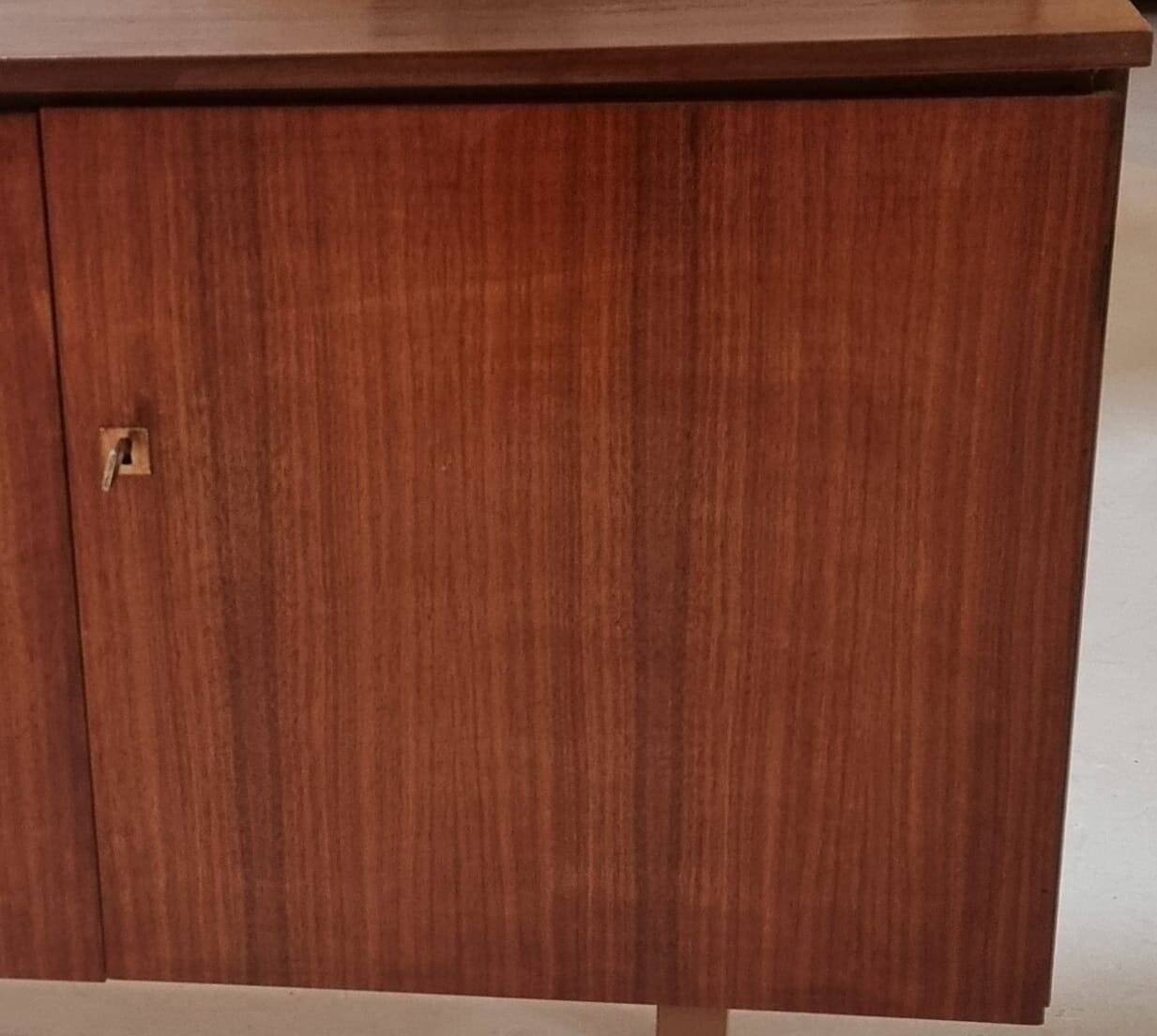 Buffet du milieu du siècle